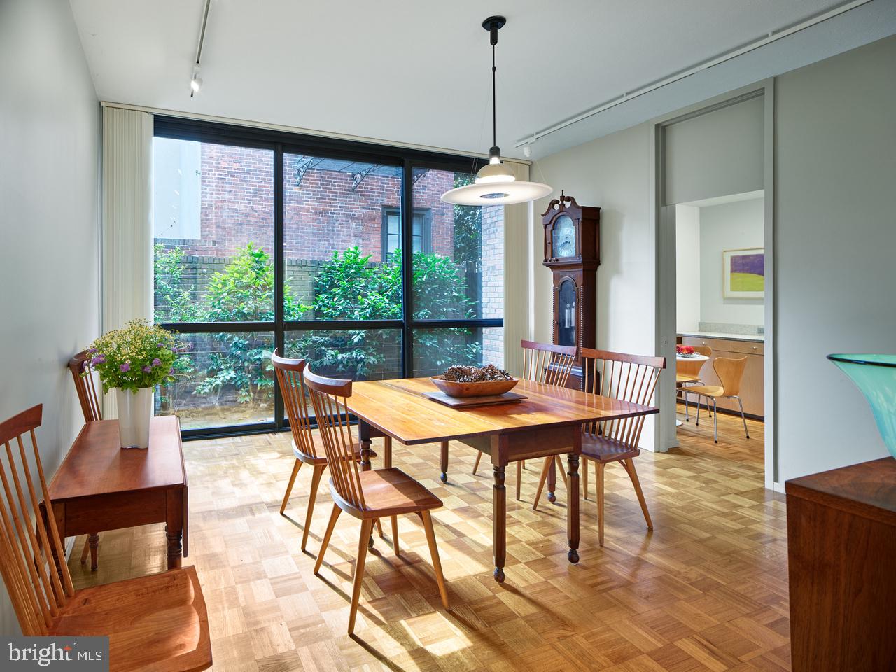 SOCIETY HILL - Residential