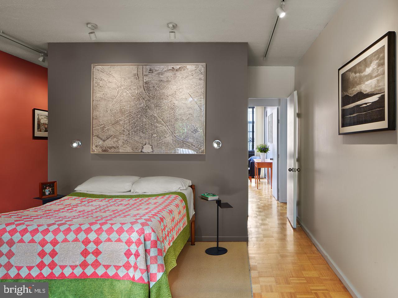 SOCIETY HILL - Residential