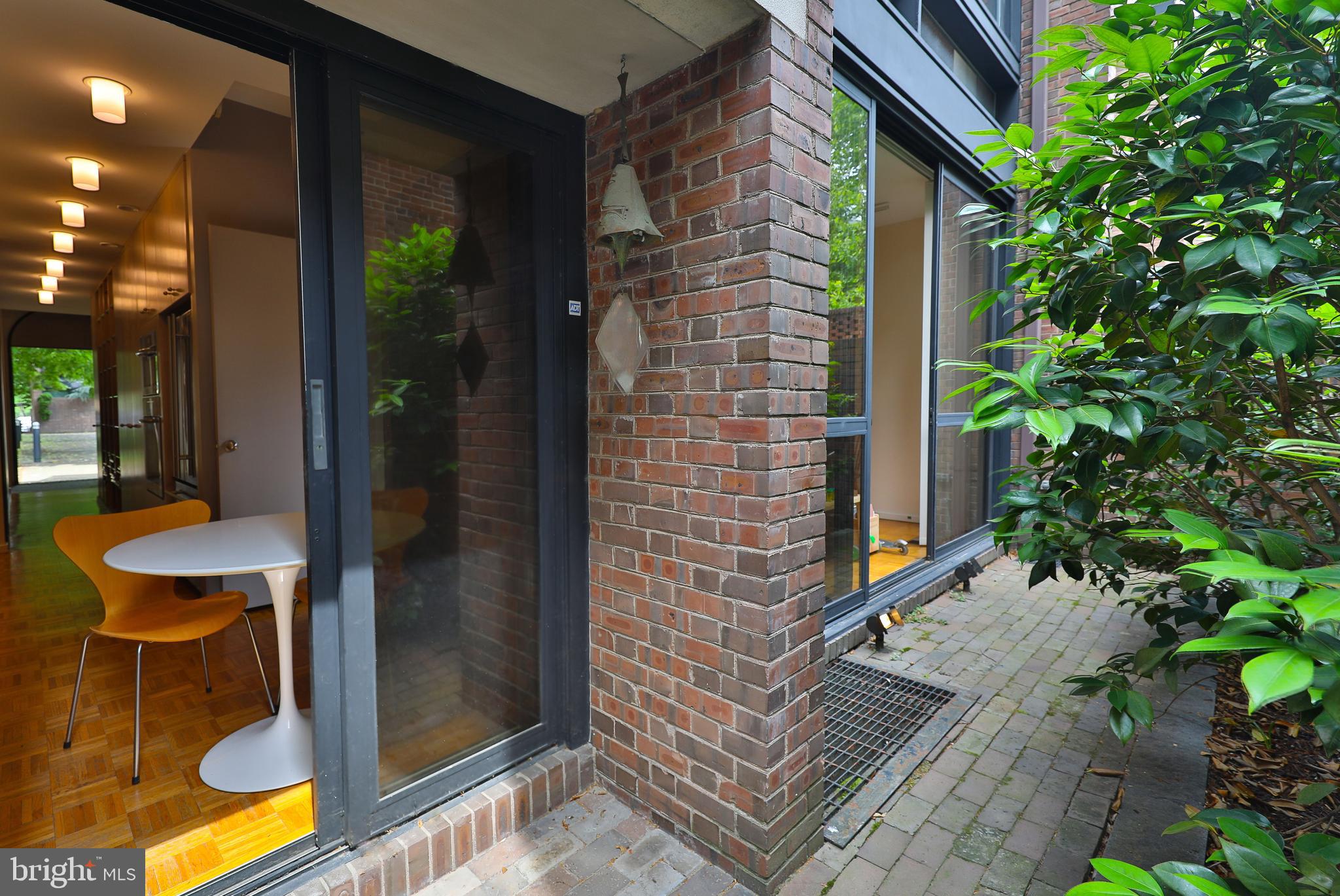 SOCIETY HILL - Residential