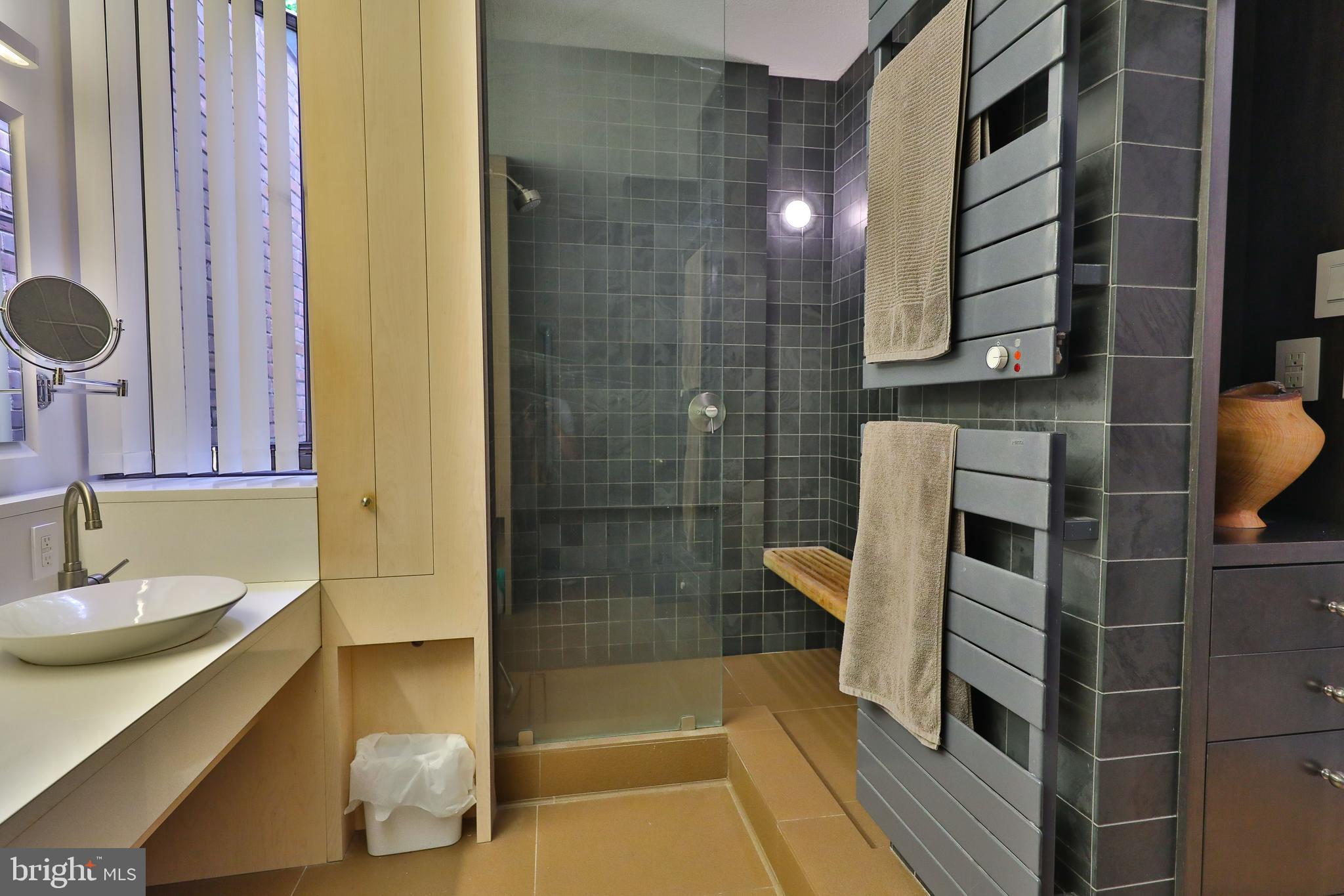 SOCIETY HILL - Residential