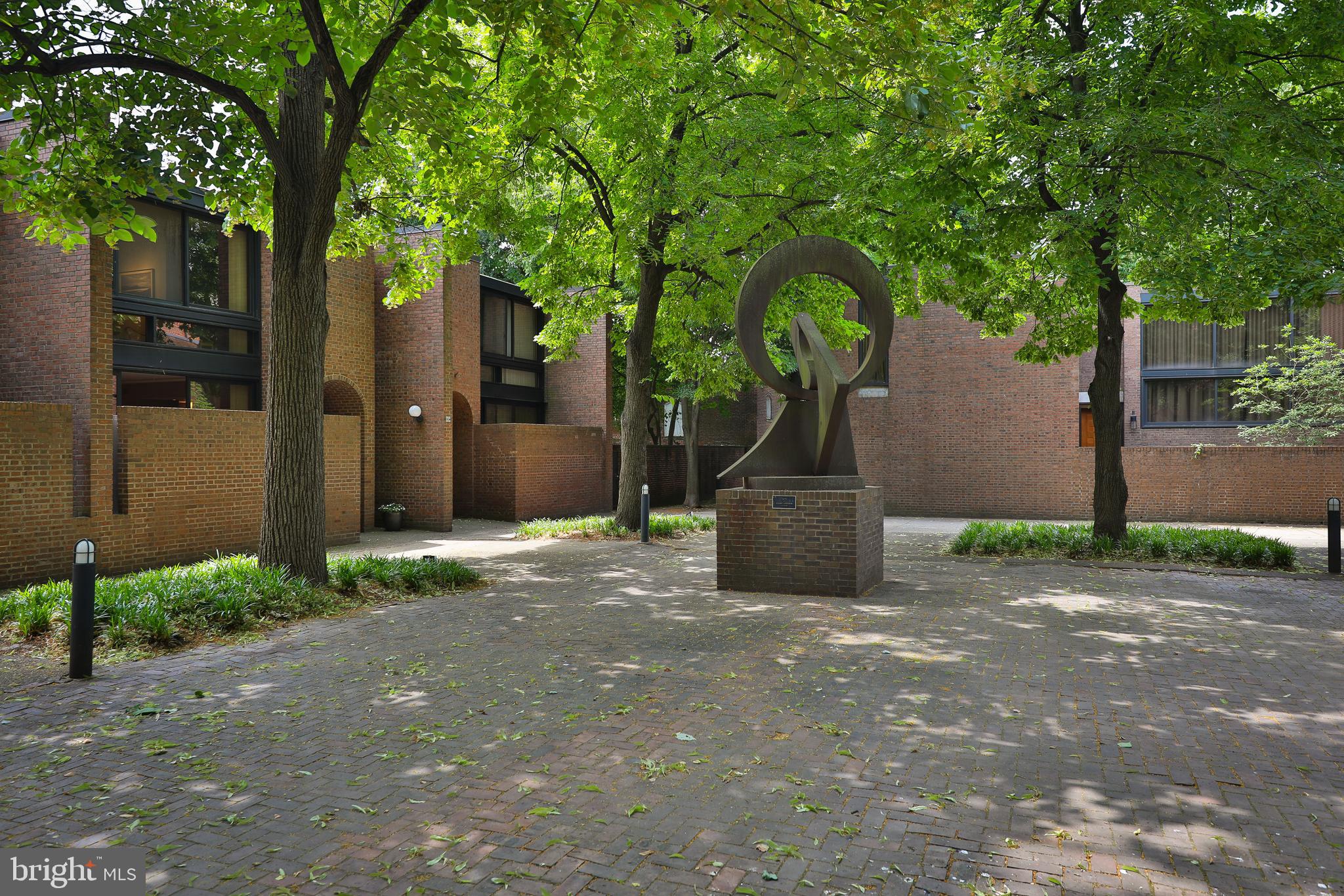 SOCIETY HILL - Residential