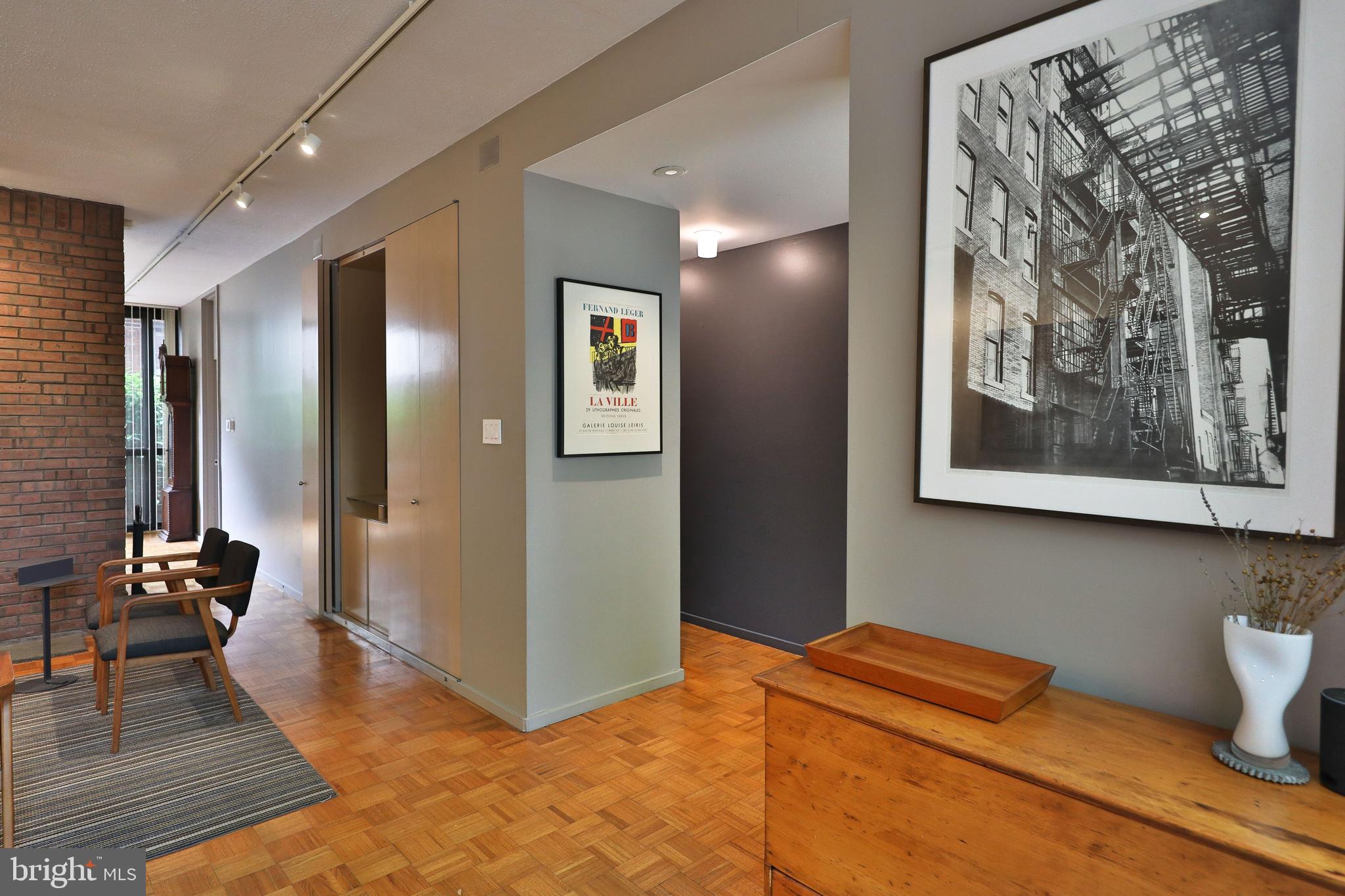 SOCIETY HILL - Residential