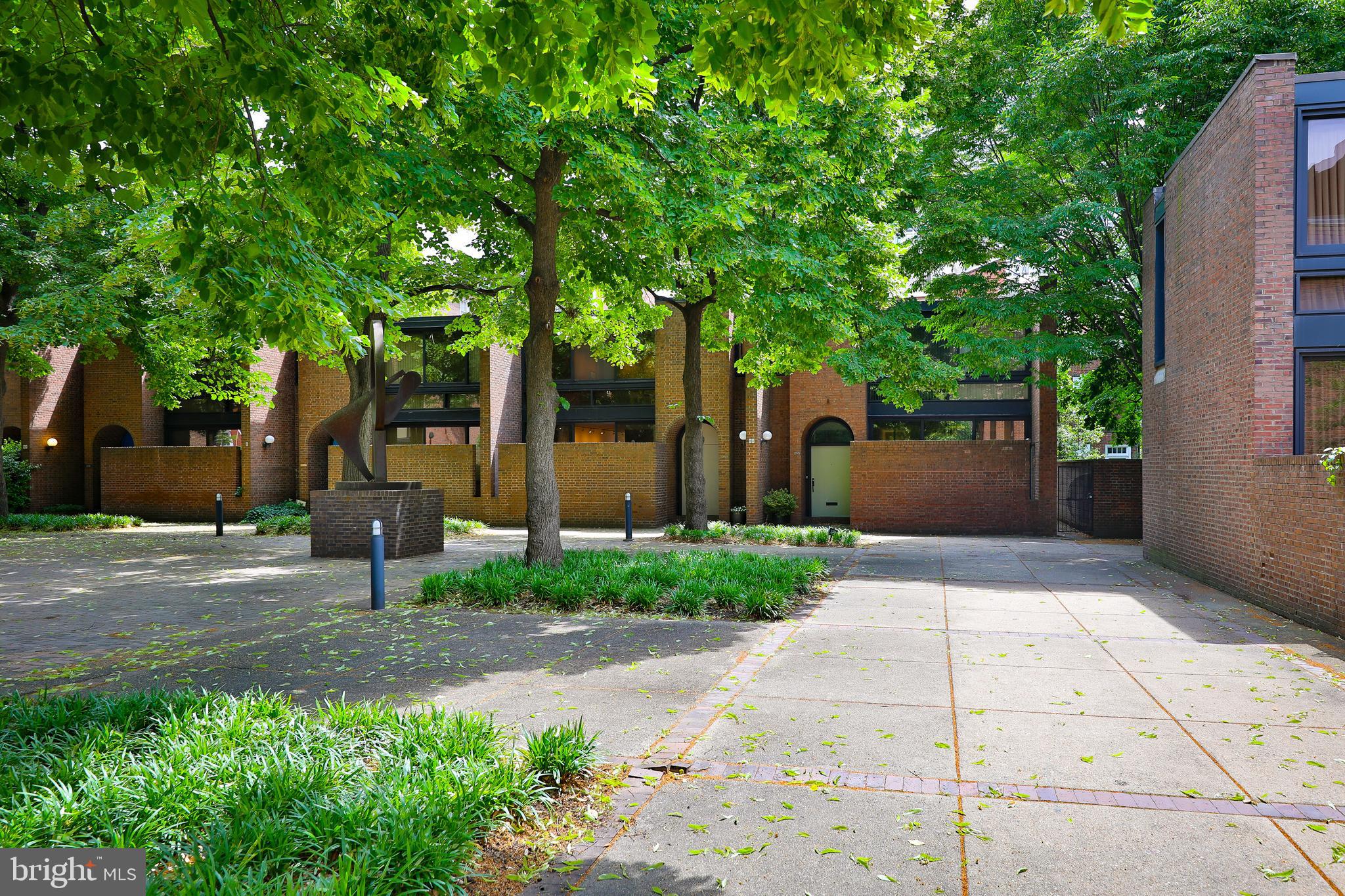 SOCIETY HILL - Residential