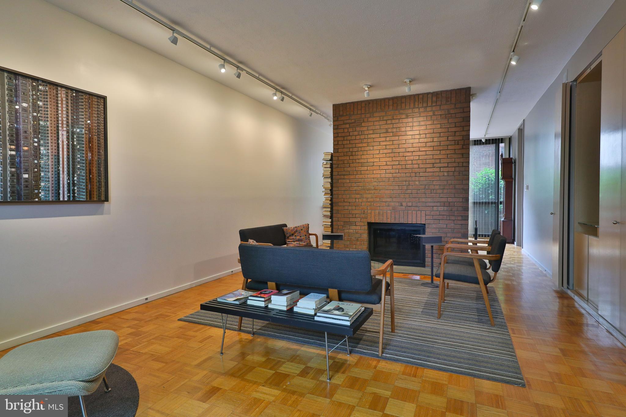 SOCIETY HILL - Residential