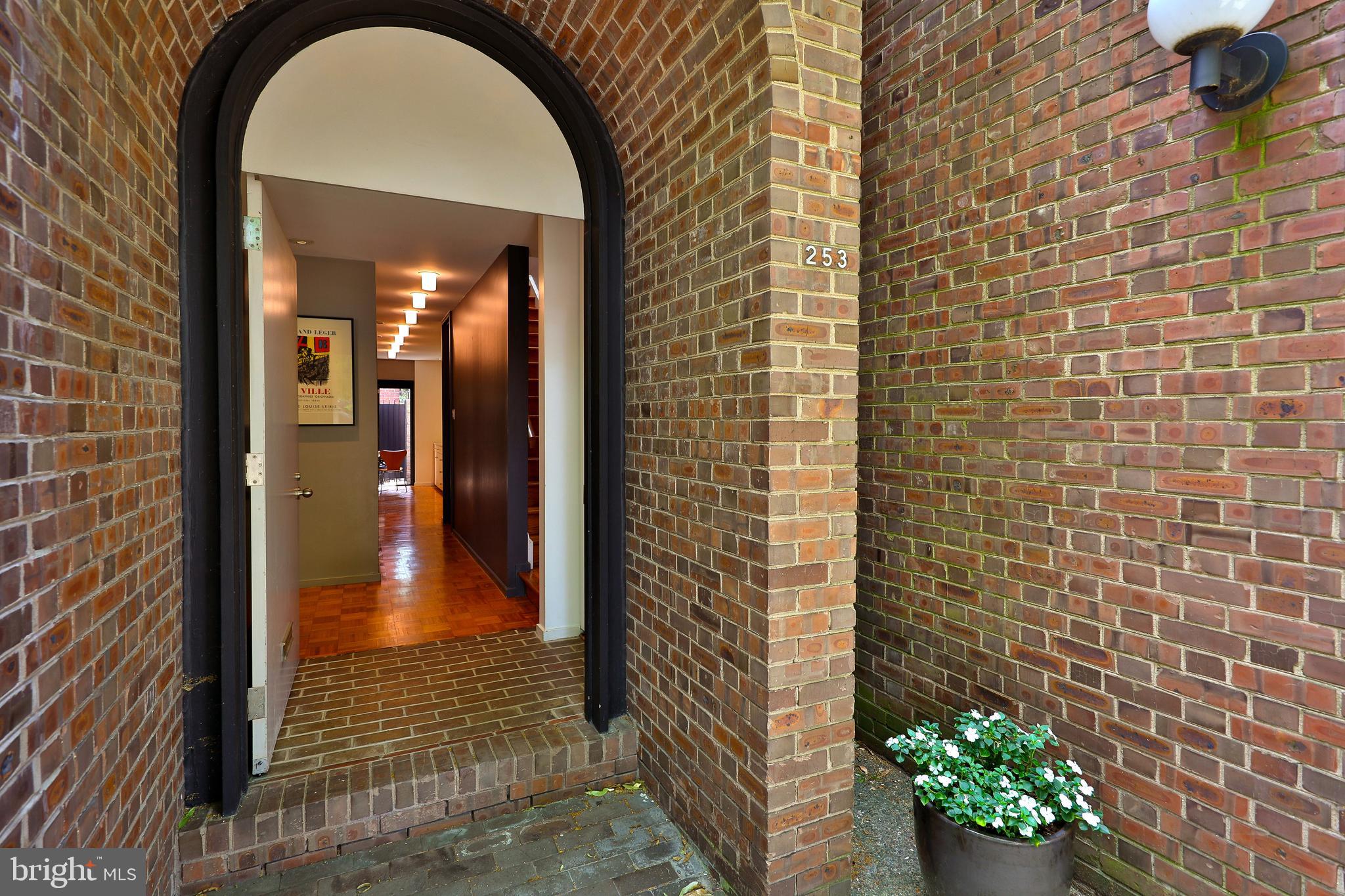 SOCIETY HILL - Residential