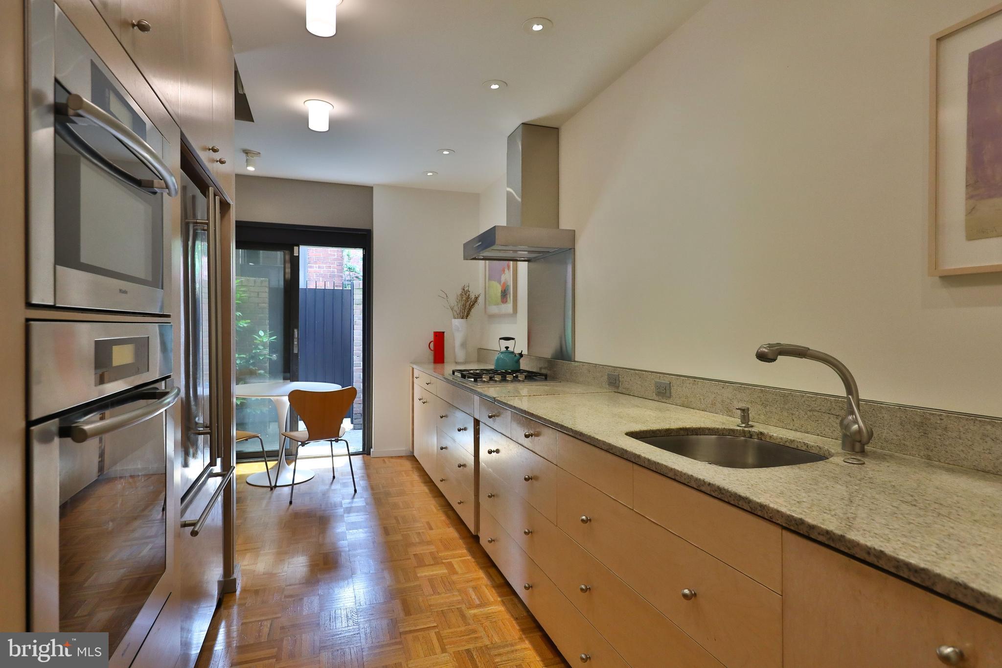 SOCIETY HILL - Residential