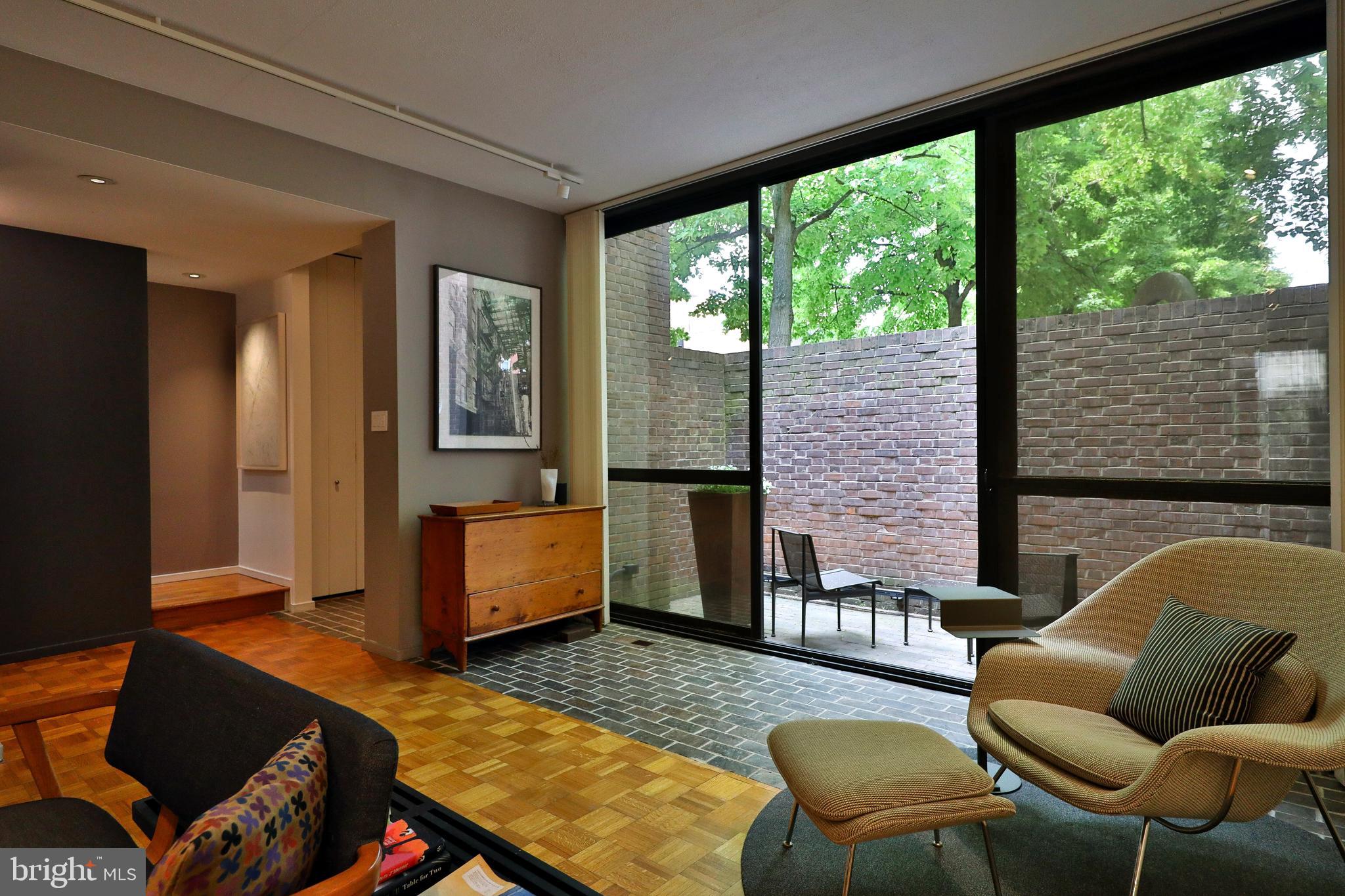 SOCIETY HILL - Residential