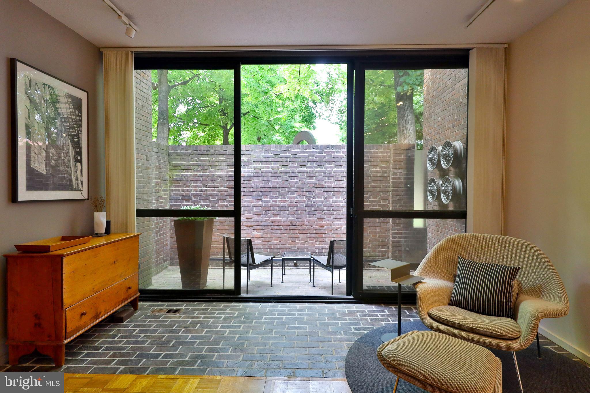 SOCIETY HILL - Residential