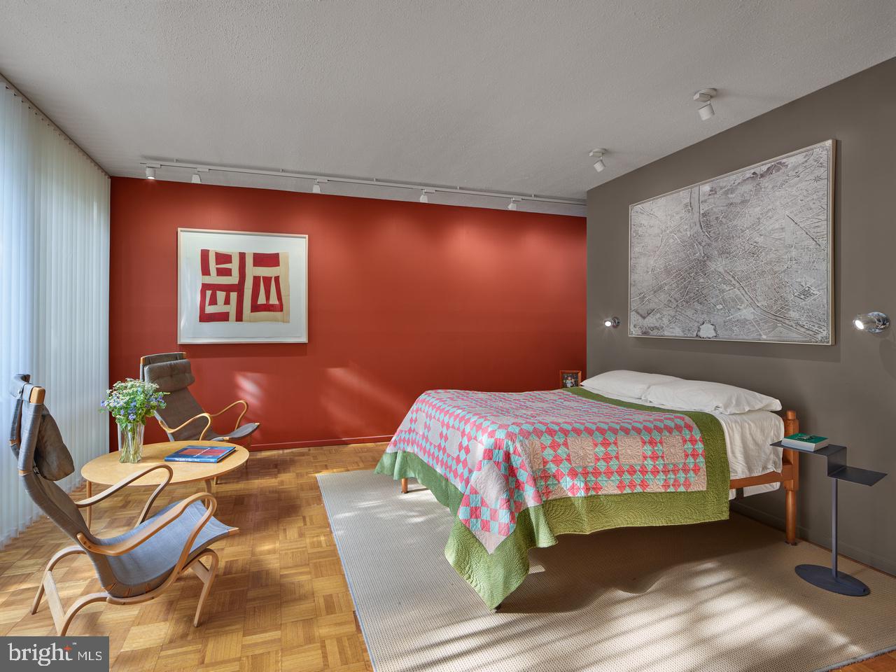 SOCIETY HILL - Residential