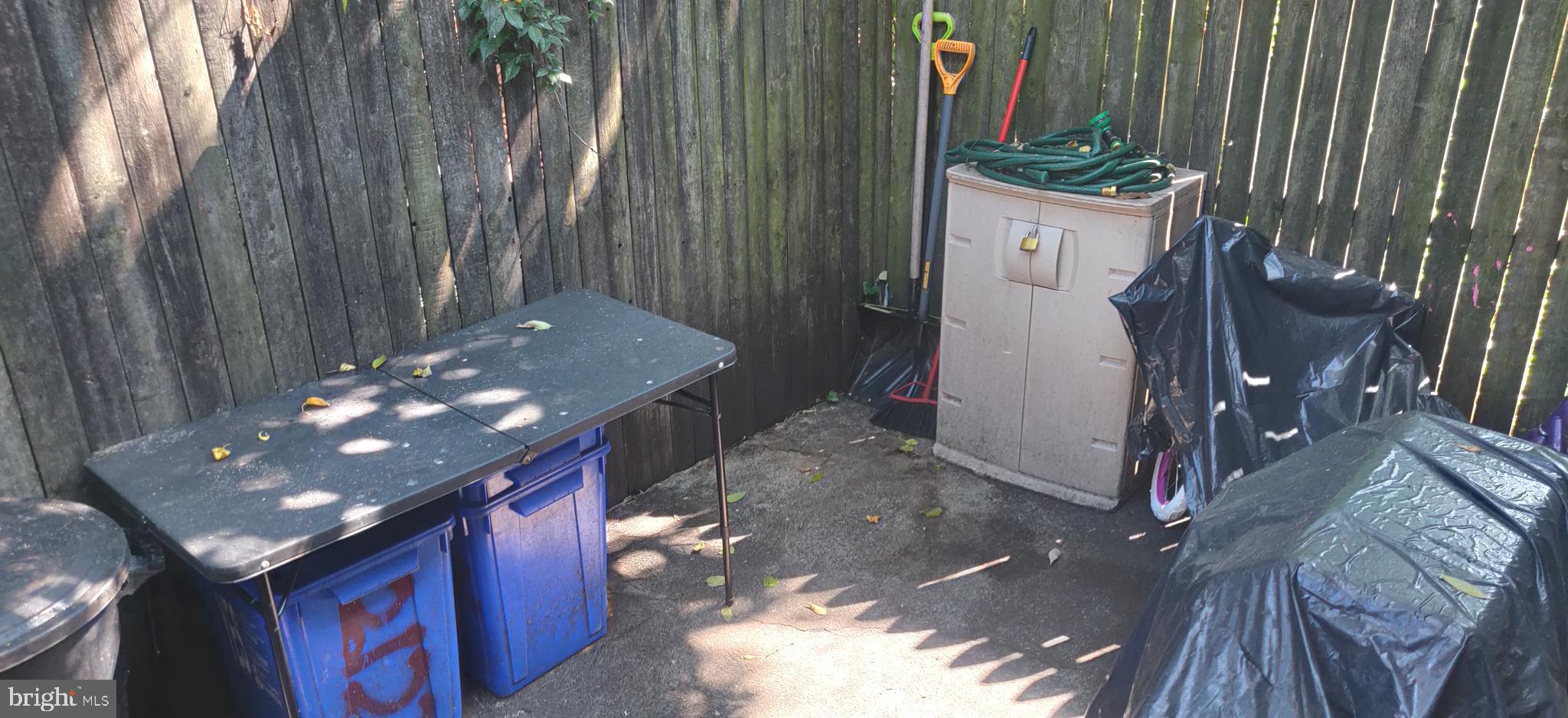 ELMWOOD PARK - Residential