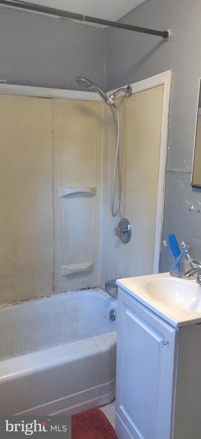 ELMWOOD PARK - Residential