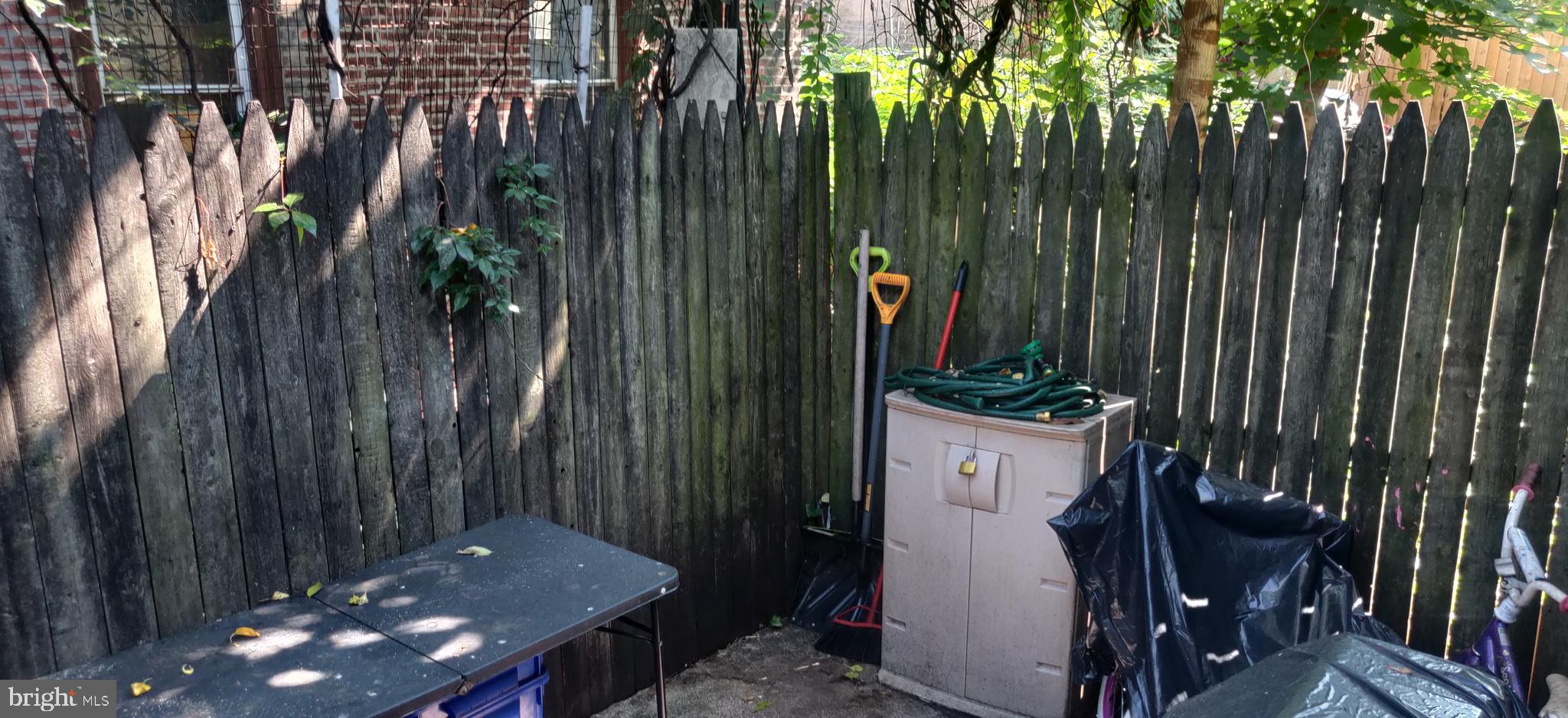 ELMWOOD PARK - Residential