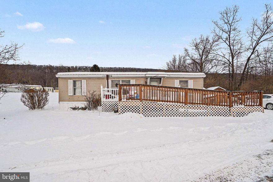 Move-In Ready & Turn-Key! 
Come take a look at this beautifully renovated, 3-bedroom, 2-full-bath mobile home located in a well kept mobile home park on a desirable corner lot. Step inside to a cozy living room, an eat-in kitchen, and spacious bedrooms all thoughtfully updated for modern living. This home has been fully renovated and is truly turn-key. All appliances are brand new and stay with the home, along with the living room TV and the primary bedroom TV for added convenience. You’ll also appreciate the front ramp for easy access, washer and dryer hookups, and an included 12X14 storage shed for extra space!!!!! Nothing to do but move in and enjoy schedule your private showing today!!!!!!!