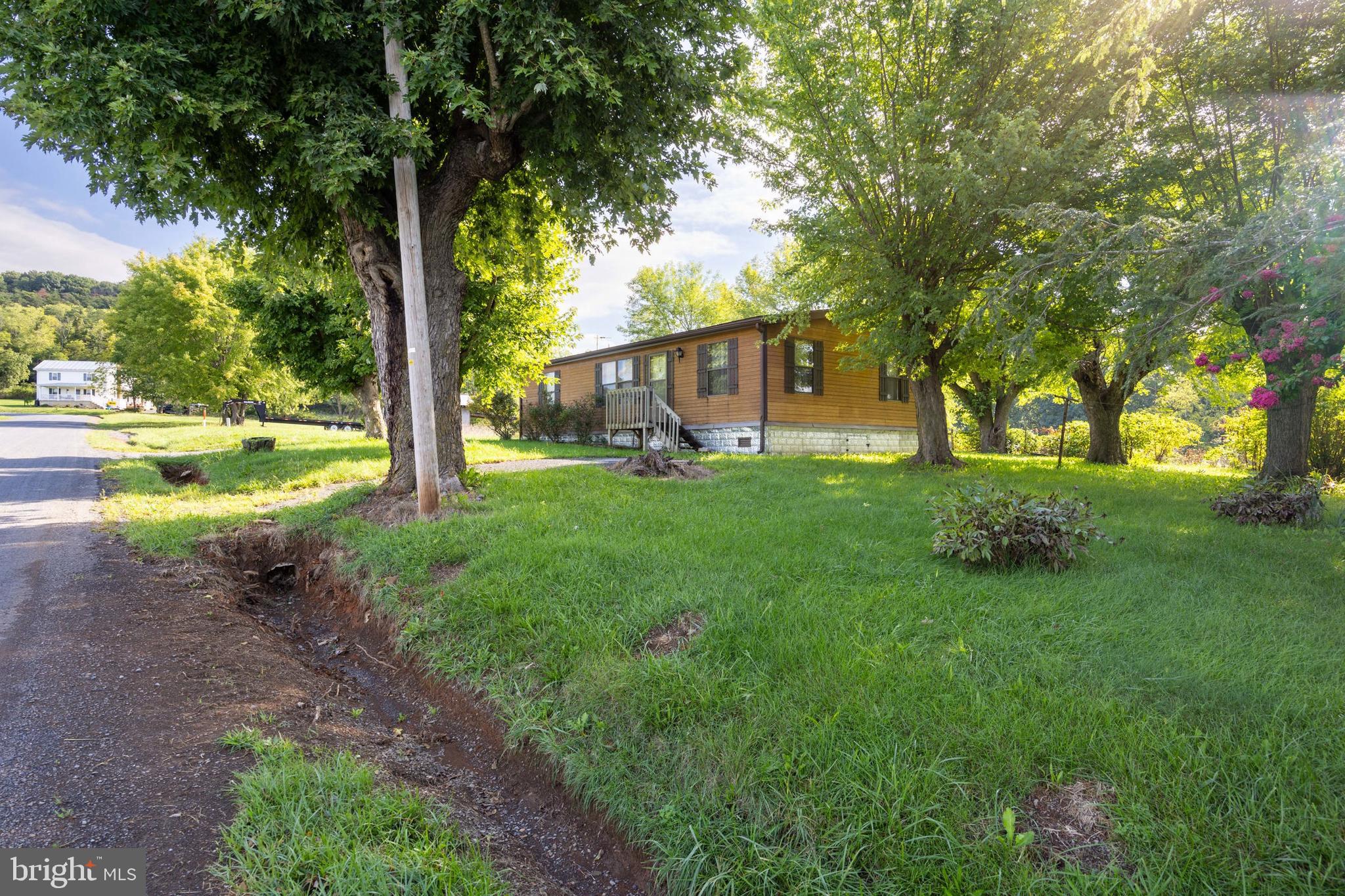 1636 LUTZ HOLLOW ROAD