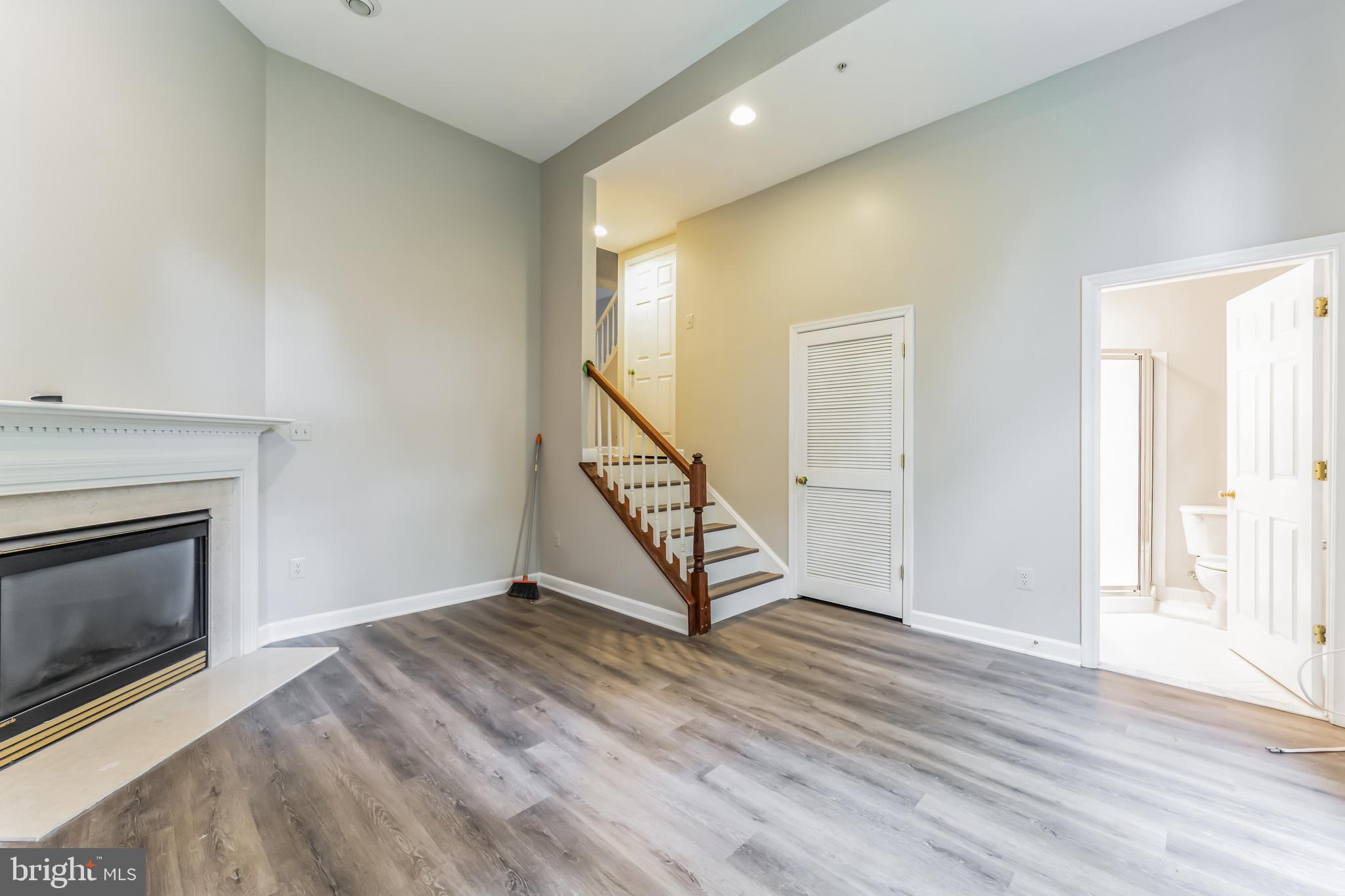 MONTJOY - Residential Lease