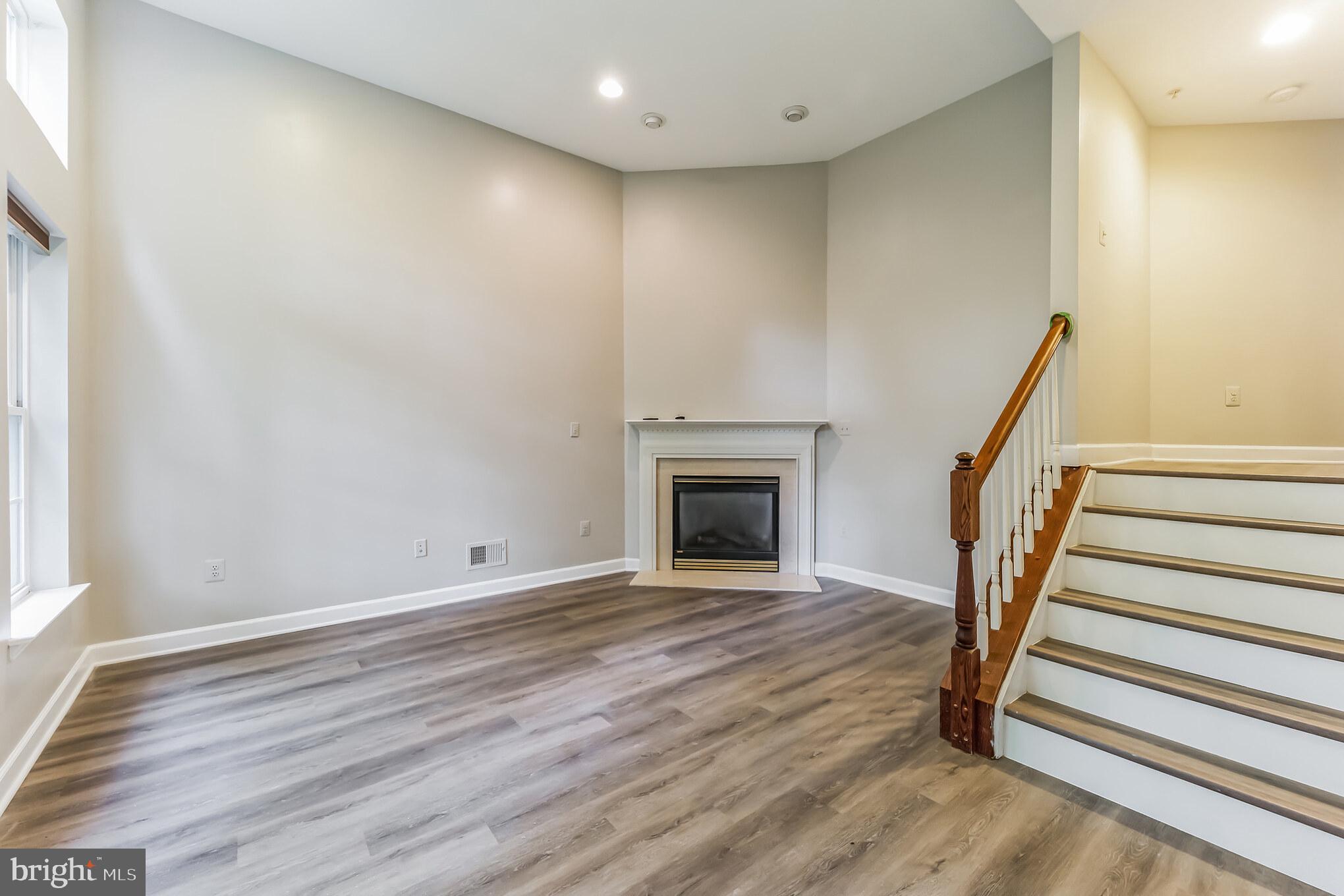 MONTJOY - Residential Lease