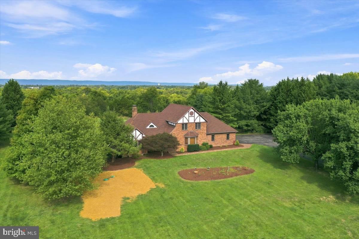 185 GOSHEN LANE
