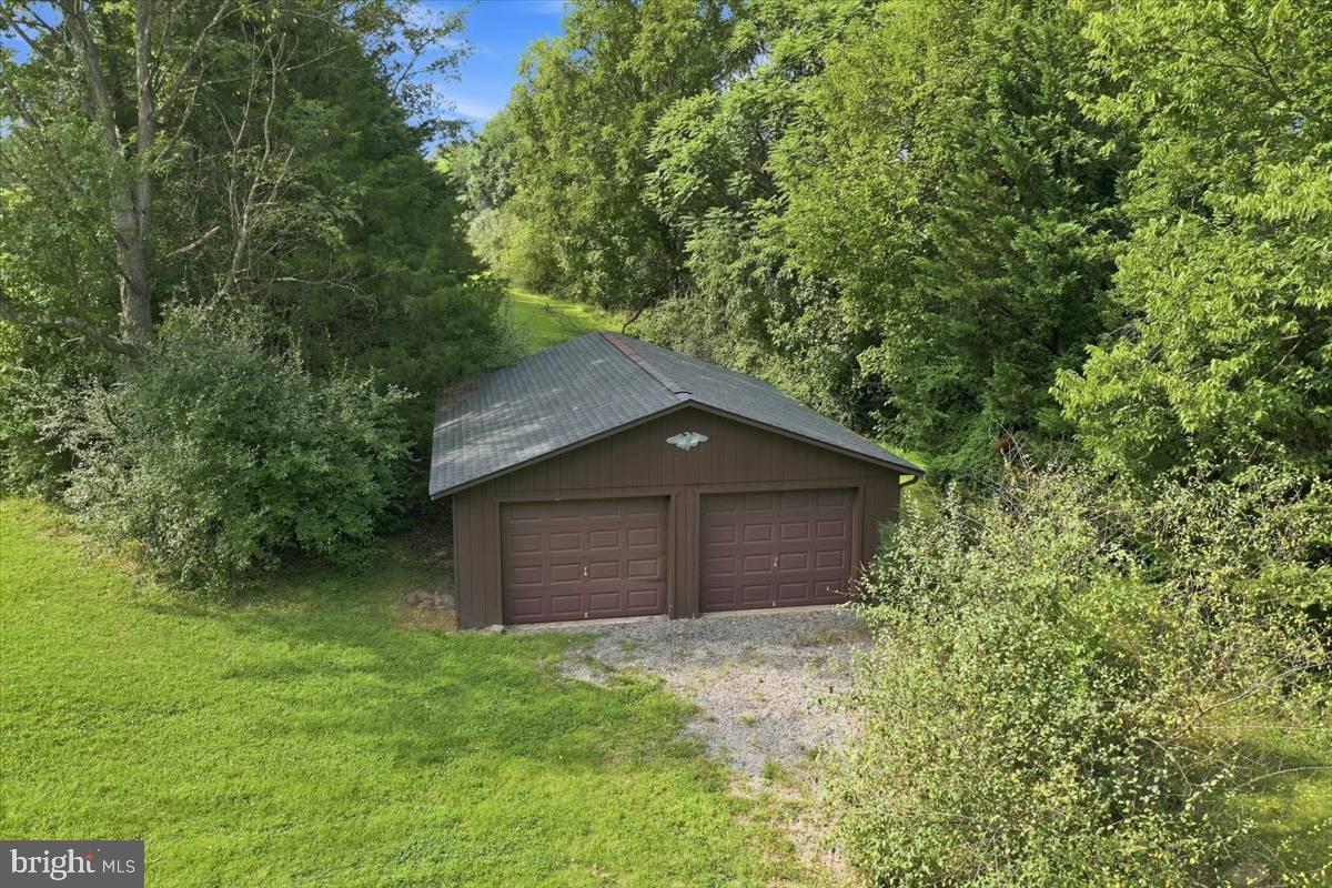 185 GOSHEN LANE