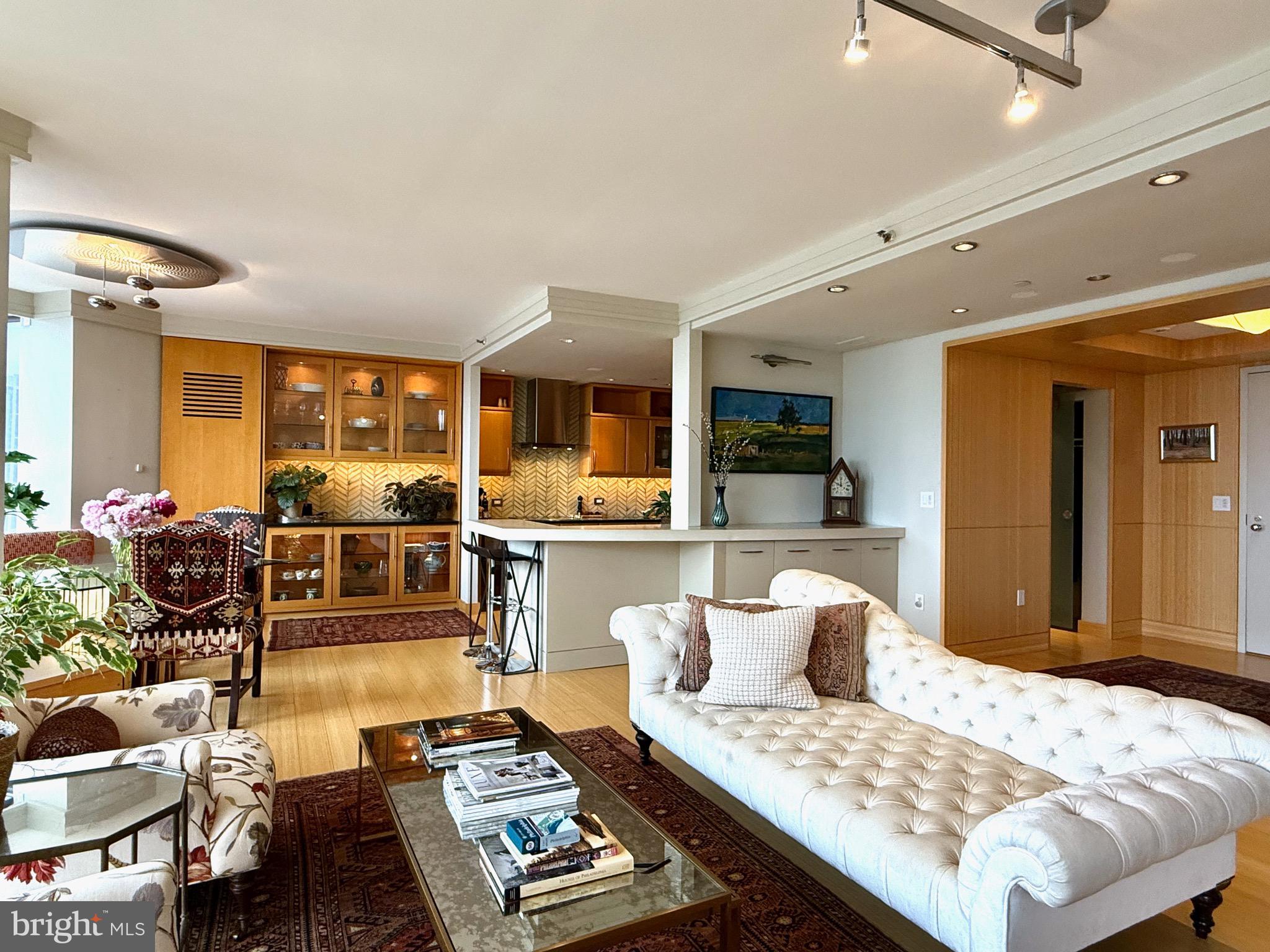 RITTENHOUSE SQUARE - Residential