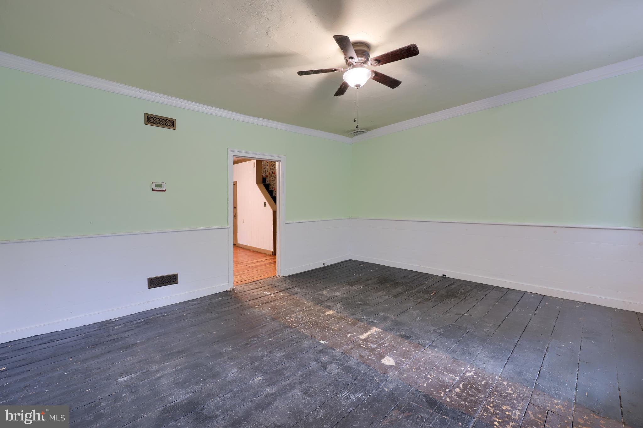 28 E FRONT STREET