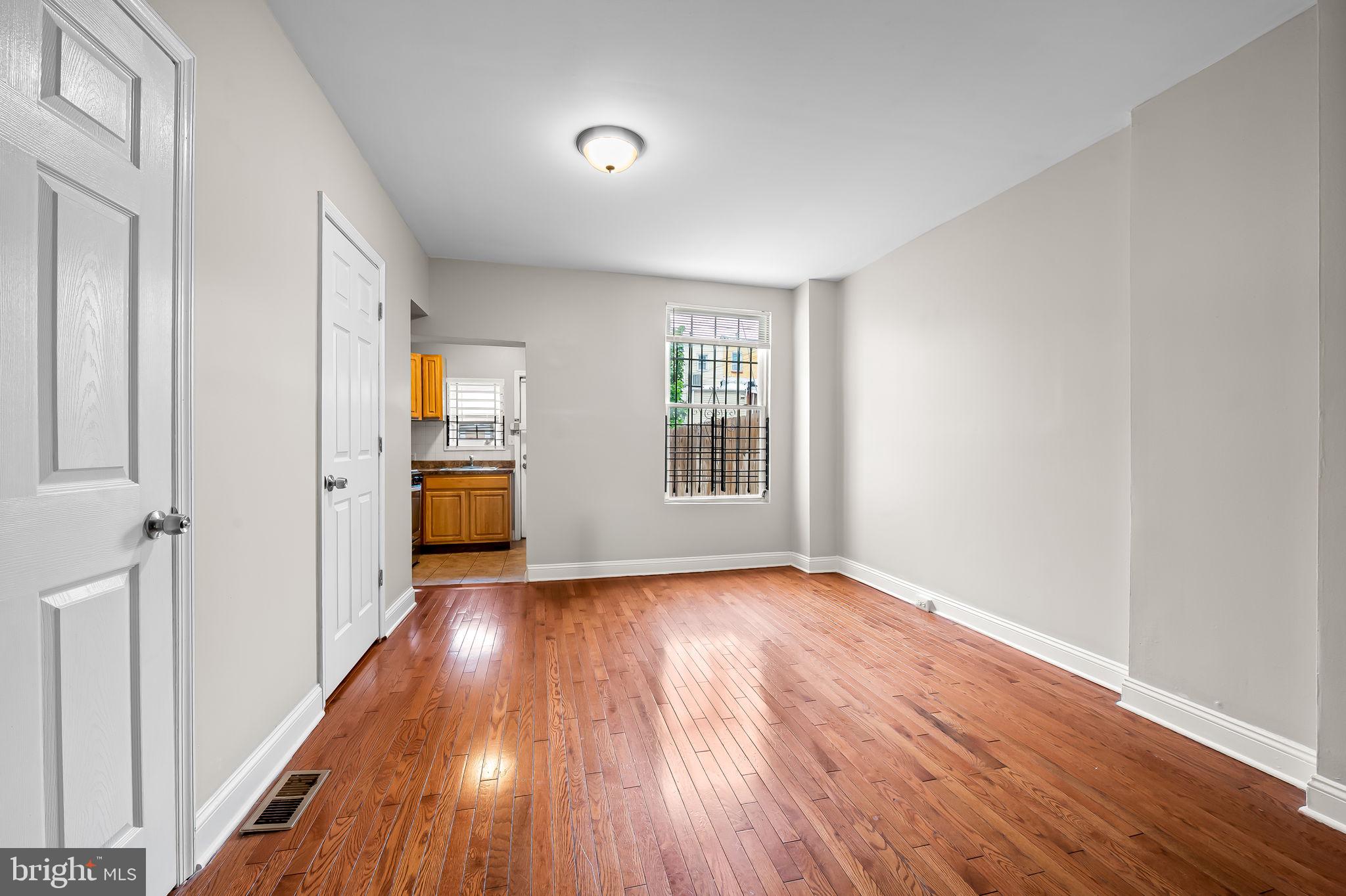 ELWOOD PARK - Residential Lease