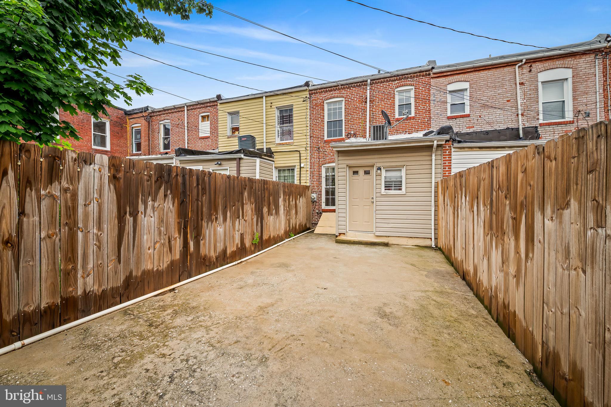 ELWOOD PARK - Residential Lease