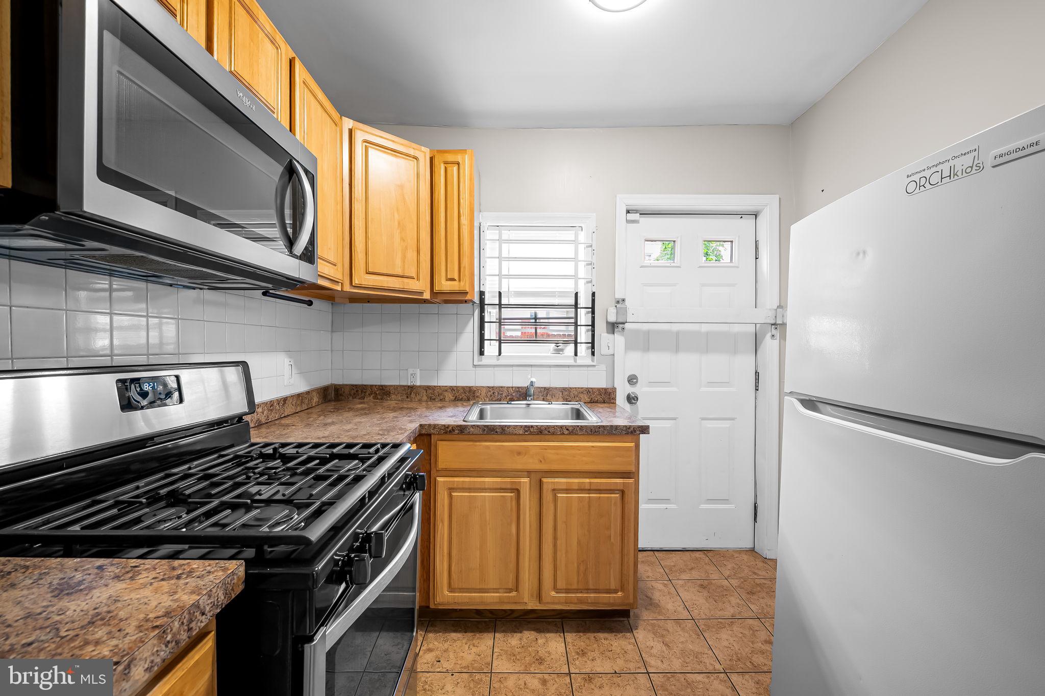 ELWOOD PARK - Residential Lease