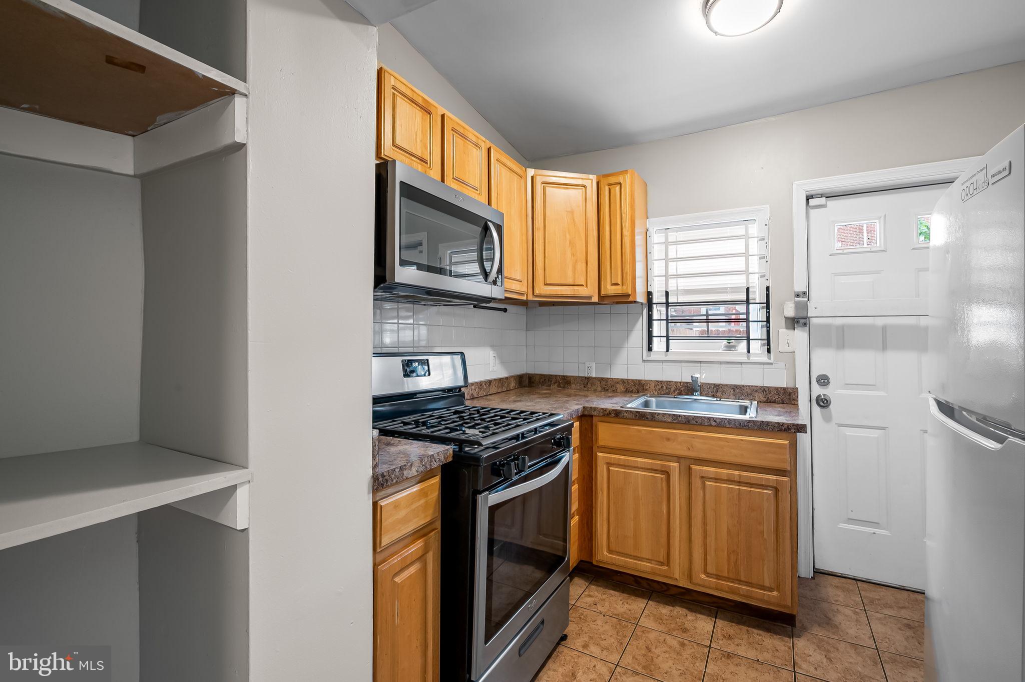 ELWOOD PARK - Residential Lease