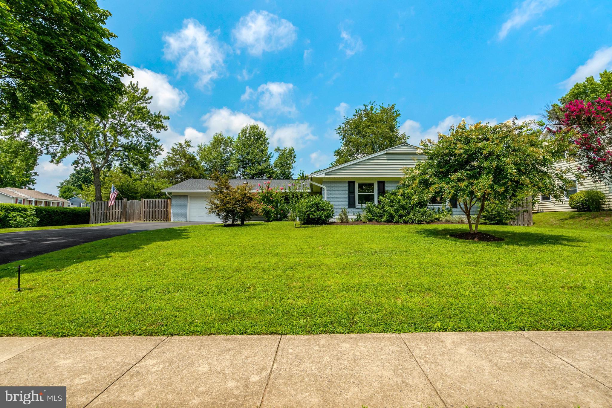4216 PLAZA LANE