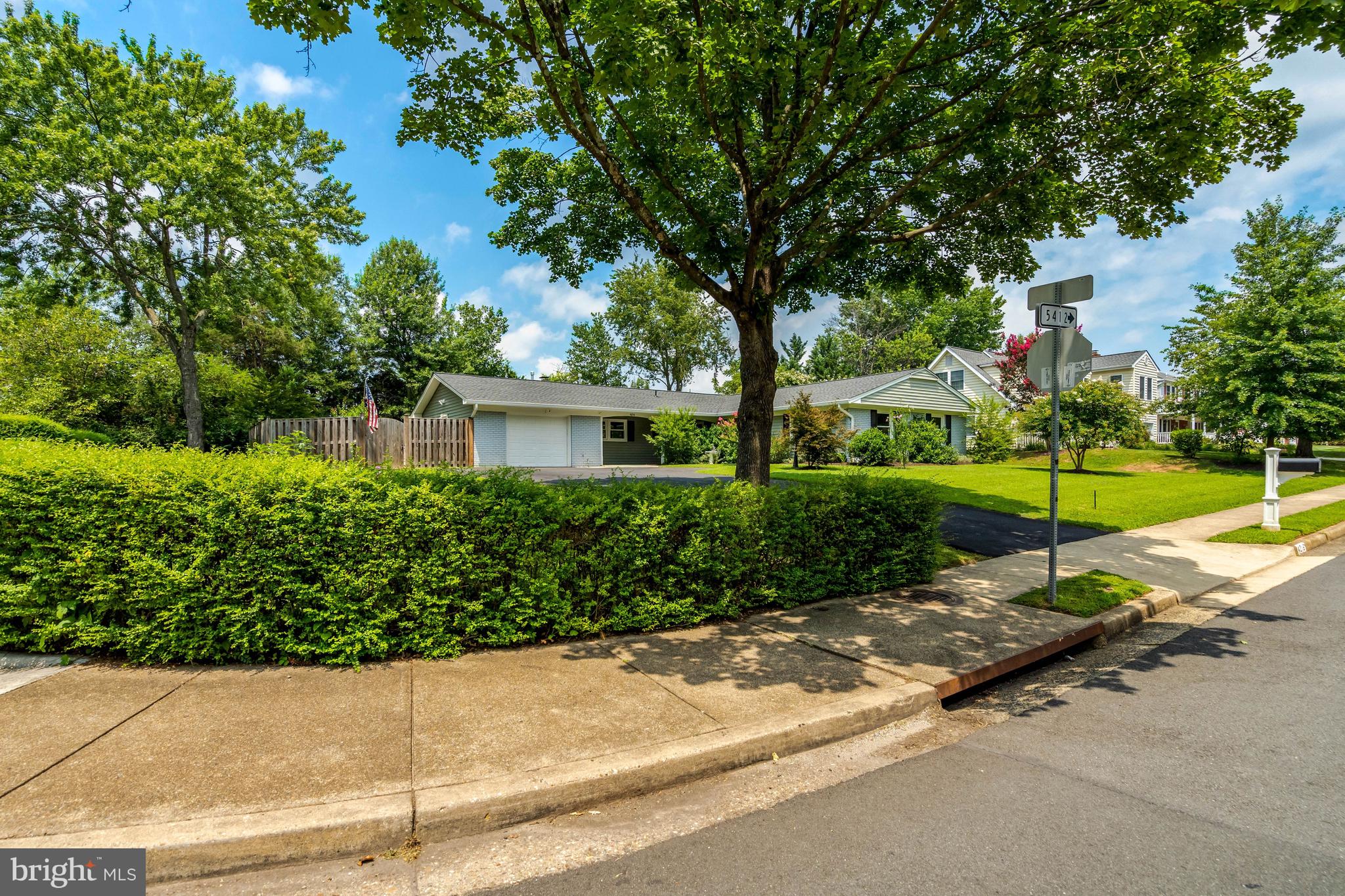 4216 PLAZA LANE