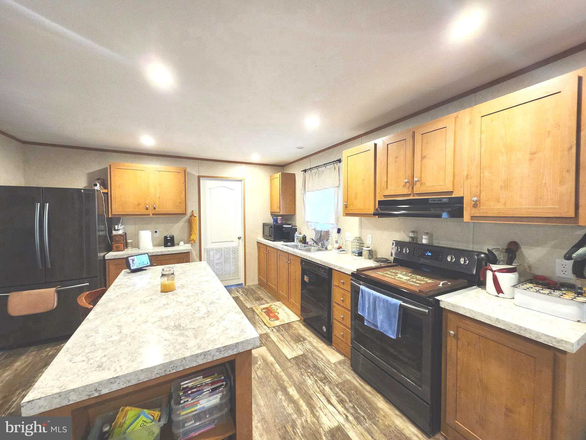 NONE UNRESTRICTED - Residential