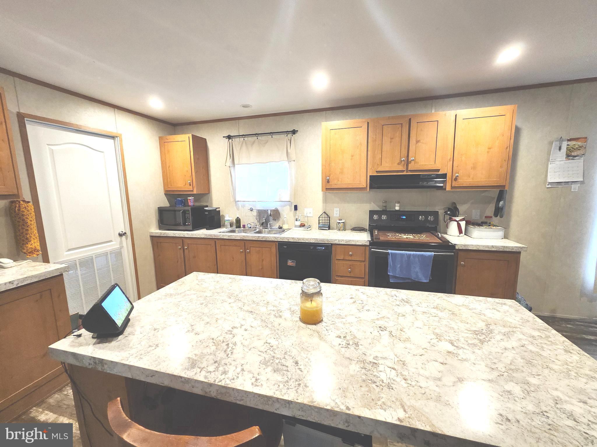 NONE UNRESTRICTED - Residential