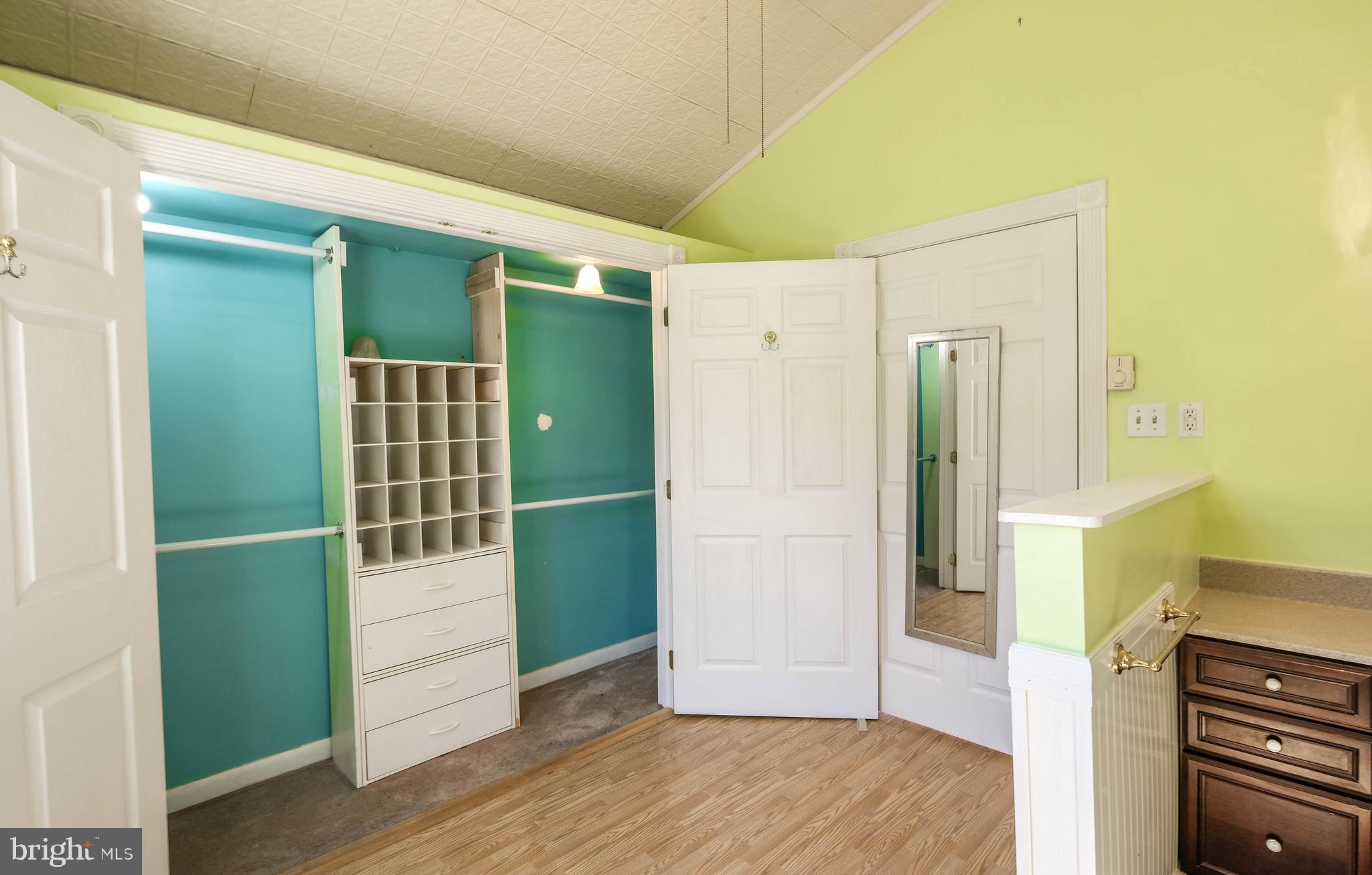 CHAPLINE'S CHOICE - Residential