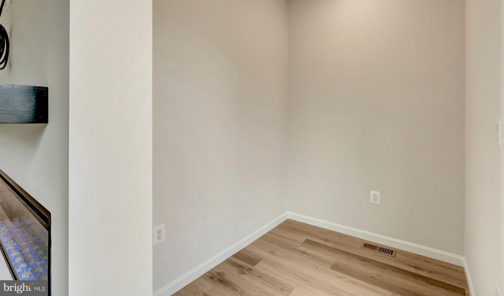 MIDDLETOWN - Residential