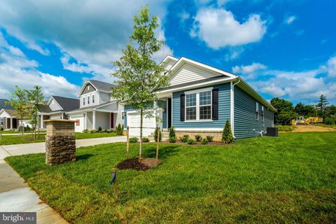Photo of 100 Midsummer Lane, MIDDLETOWN, VA 22645 (MLS # VAFV2035268)
