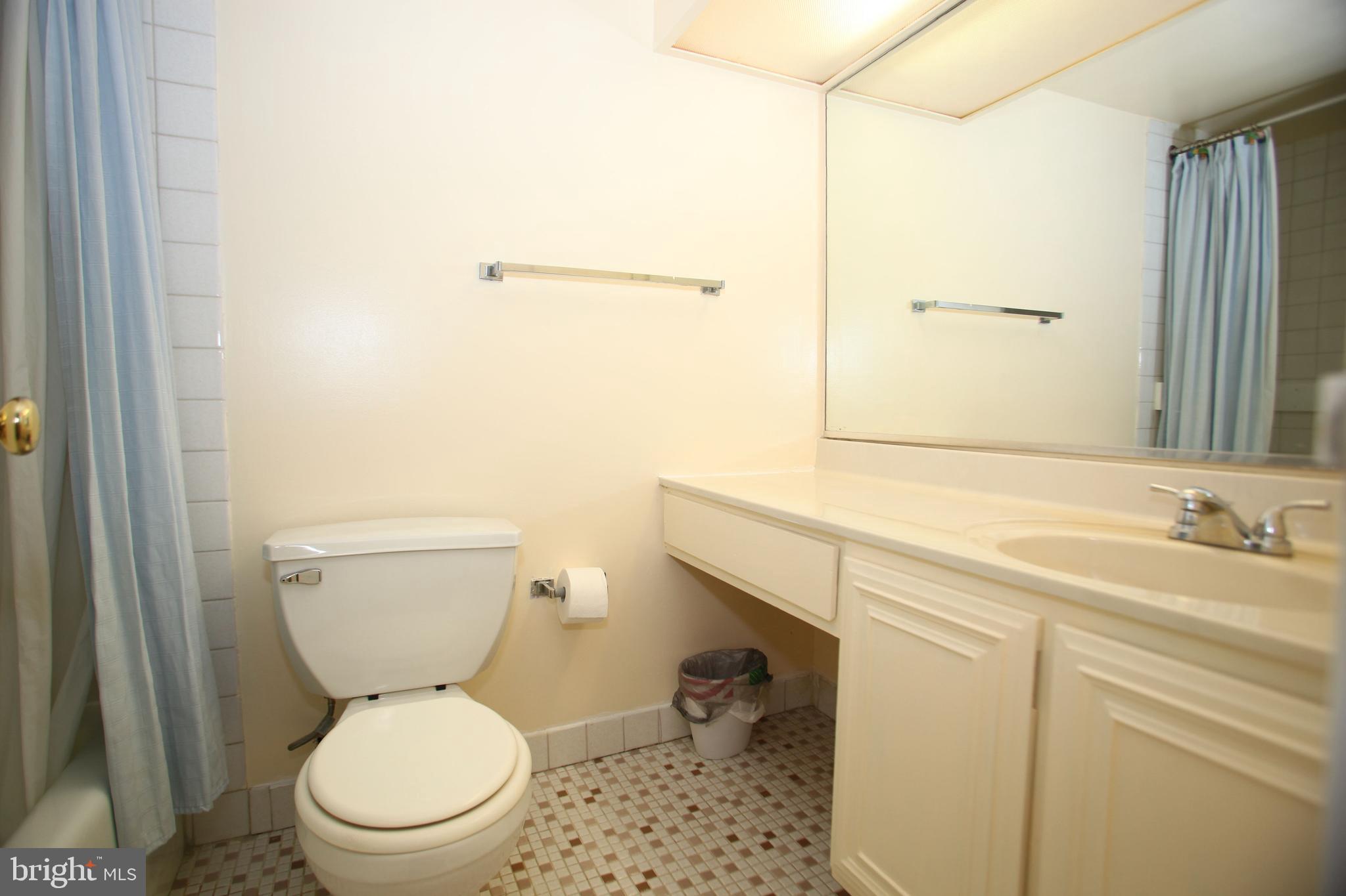 TOWERS IN WESTCHESTER PARK - Residential