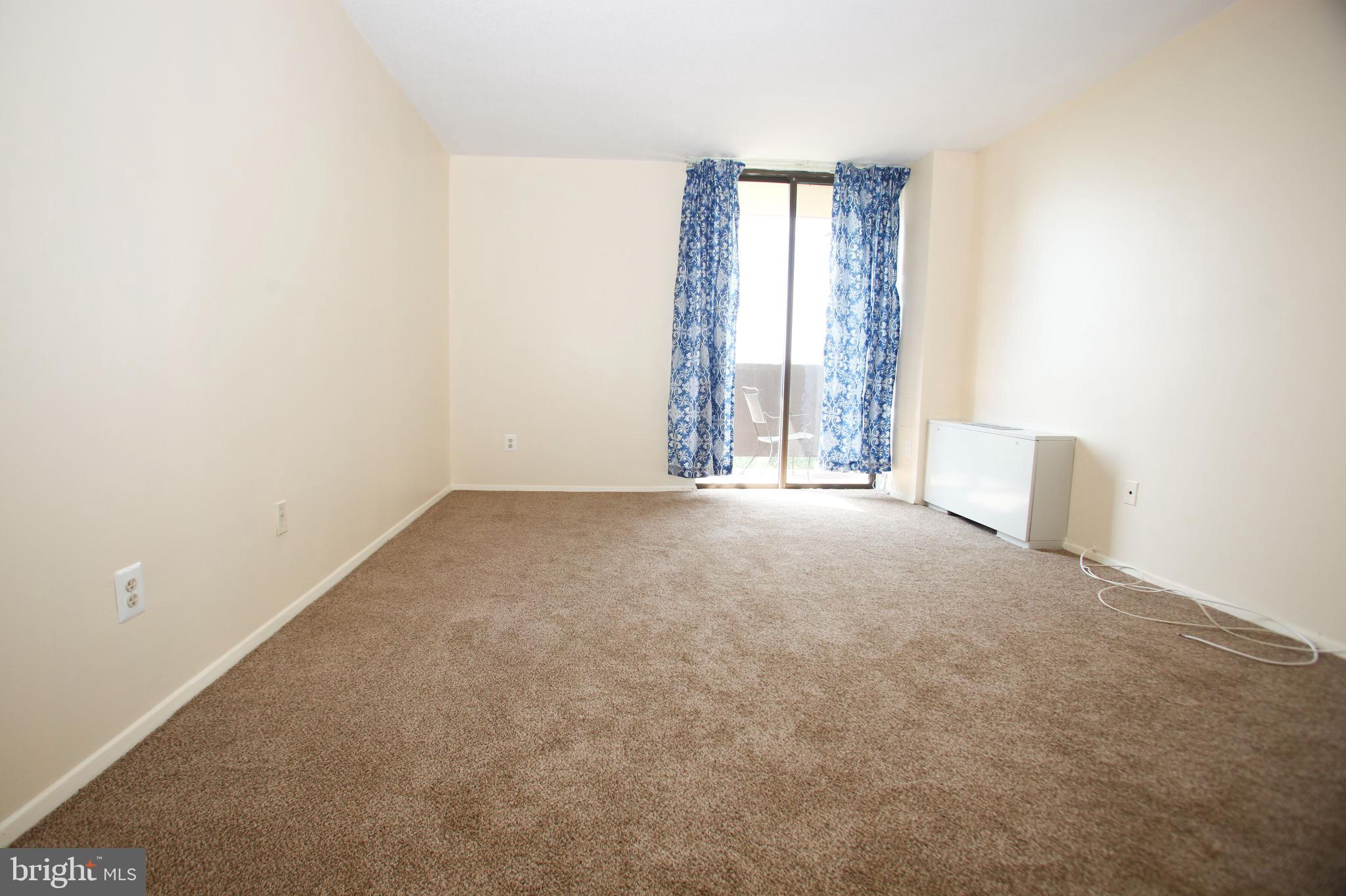 TOWERS IN WESTCHESTER PARK - Residential