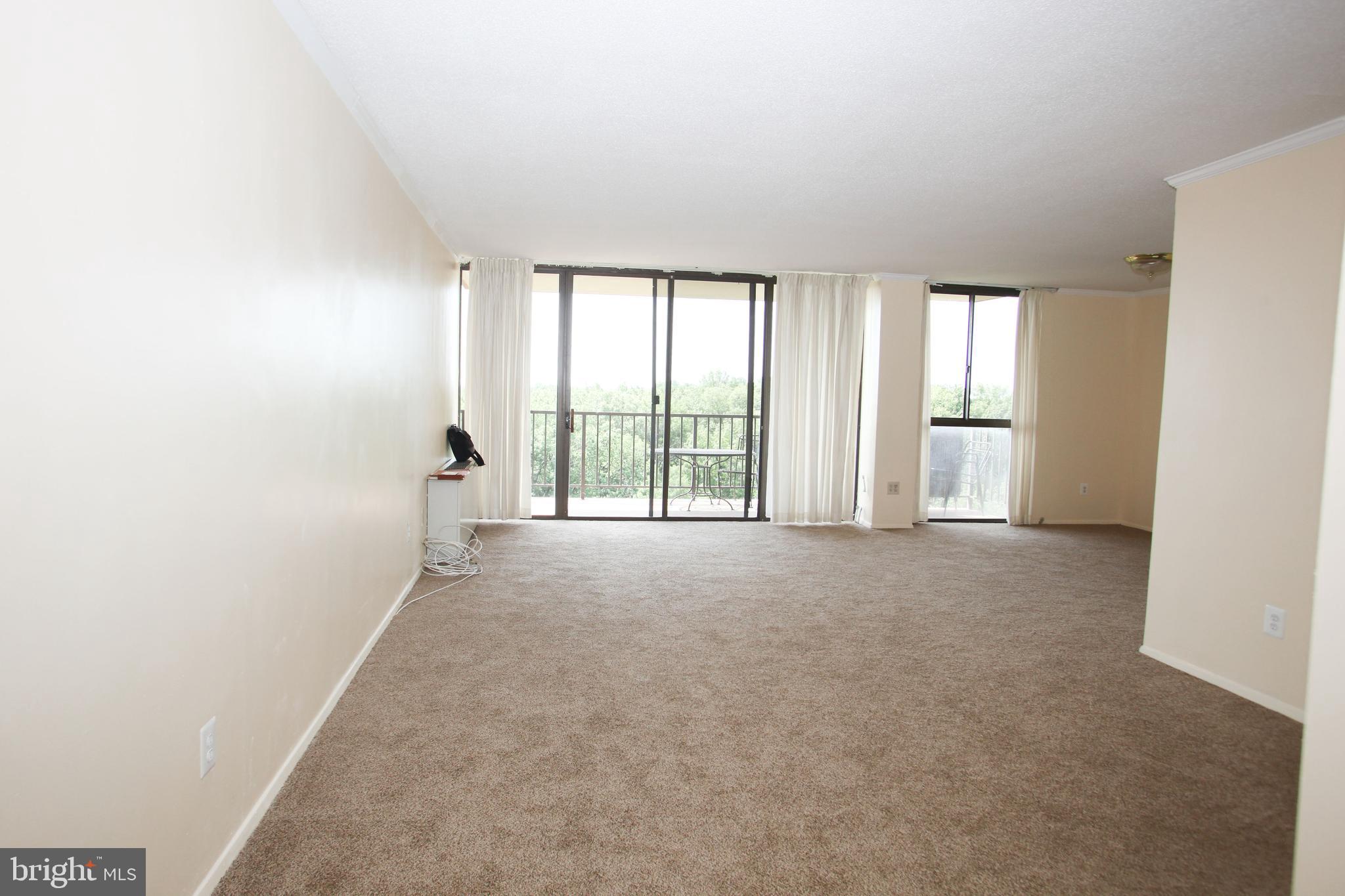 TOWERS IN WESTCHESTER PARK - Residential