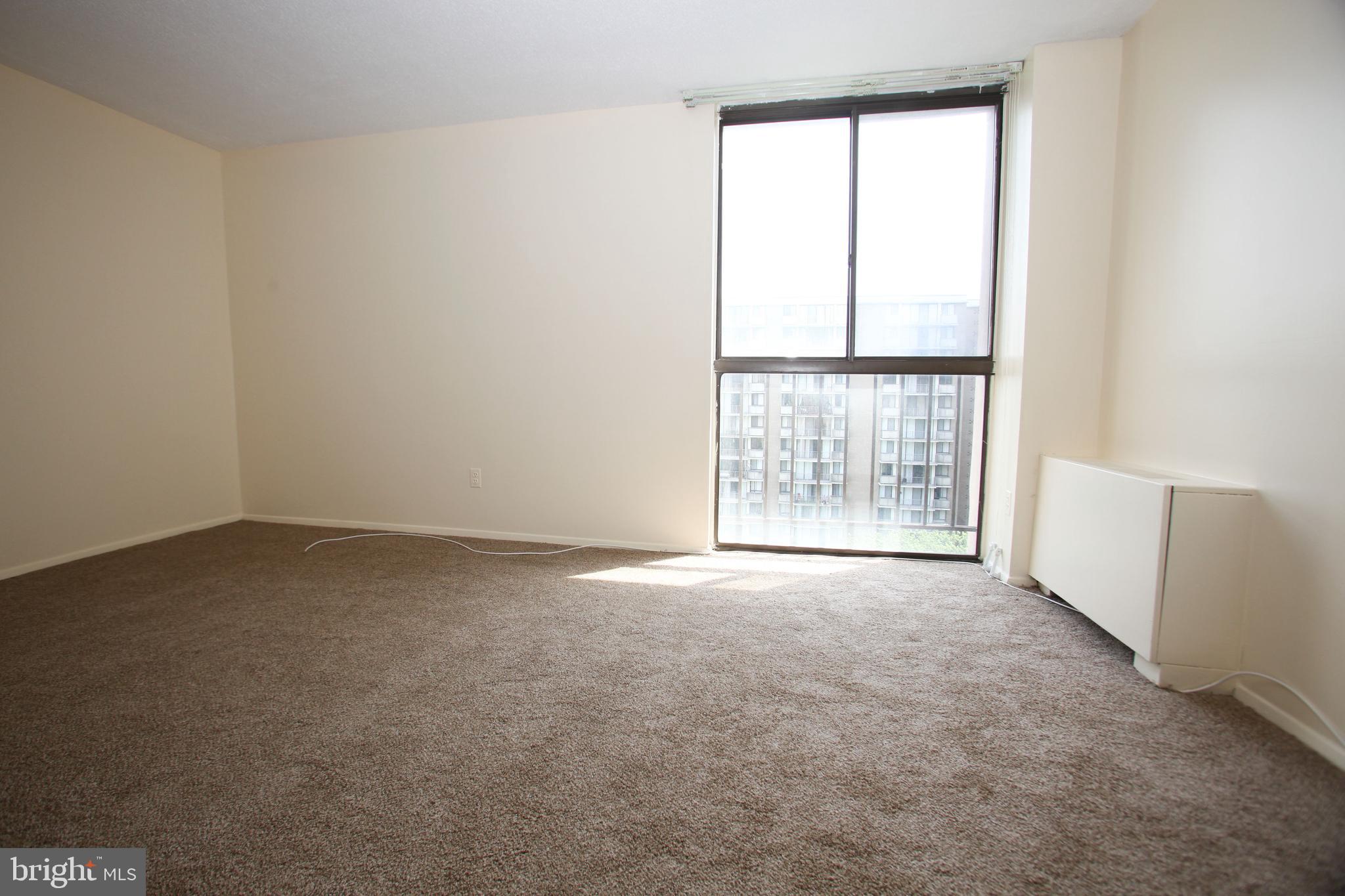 TOWERS IN WESTCHESTER PARK - Residential