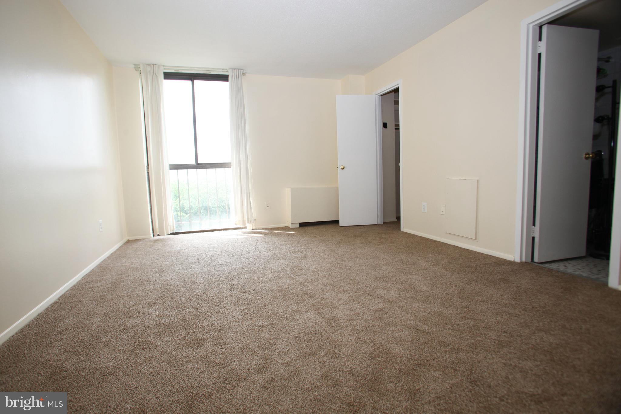 TOWERS IN WESTCHESTER PARK - Residential