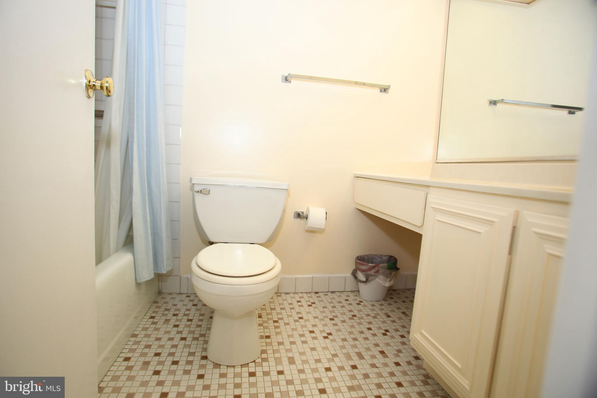 TOWERS IN WESTCHESTER PARK - Residential