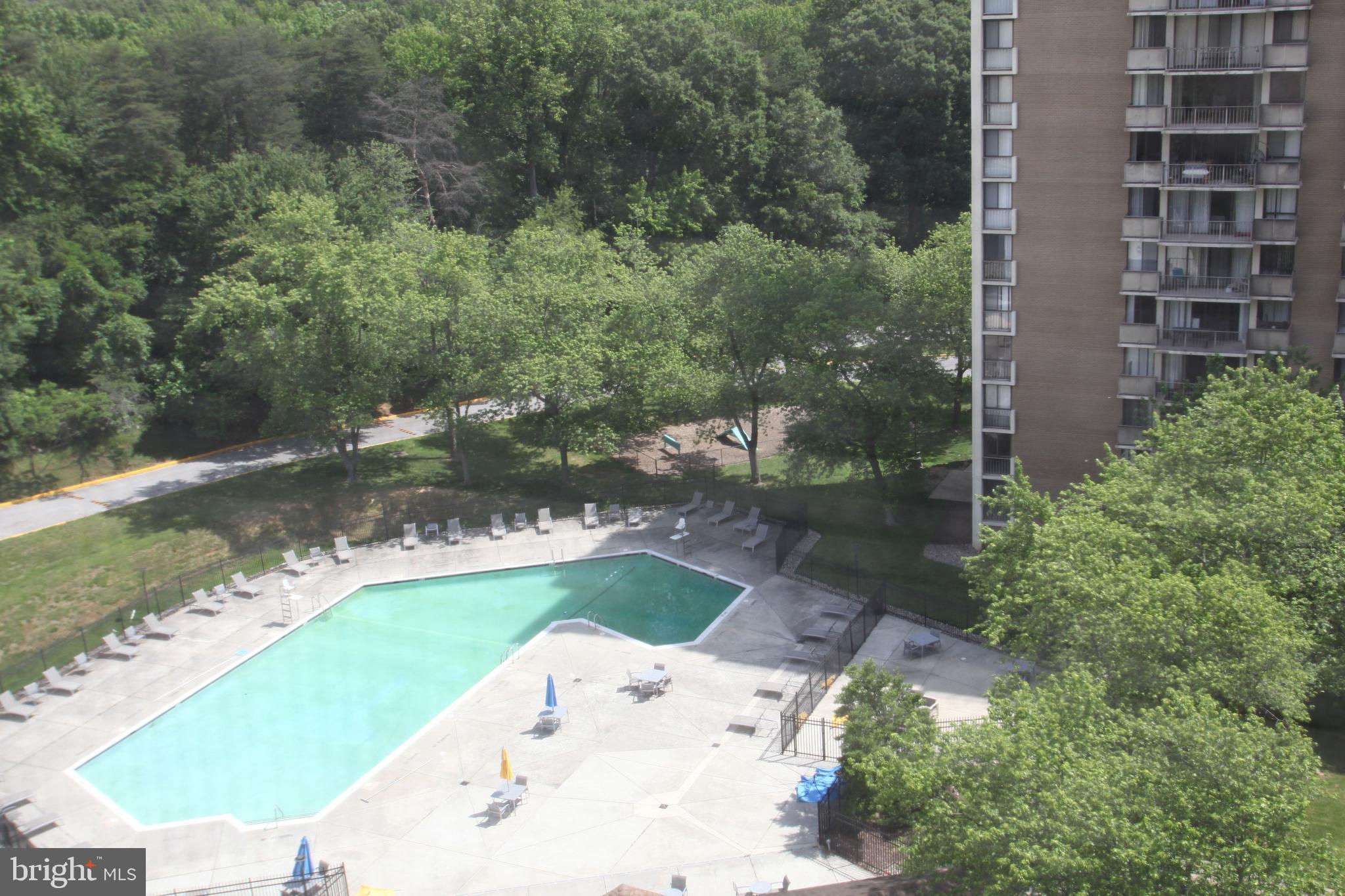 TOWERS IN WESTCHESTER PARK - Residential