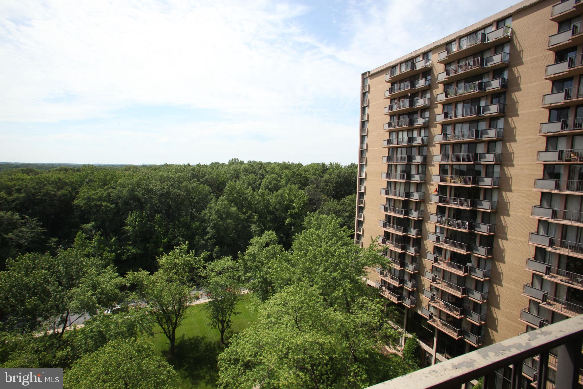 TOWERS IN WESTCHESTER PARK - Residential
