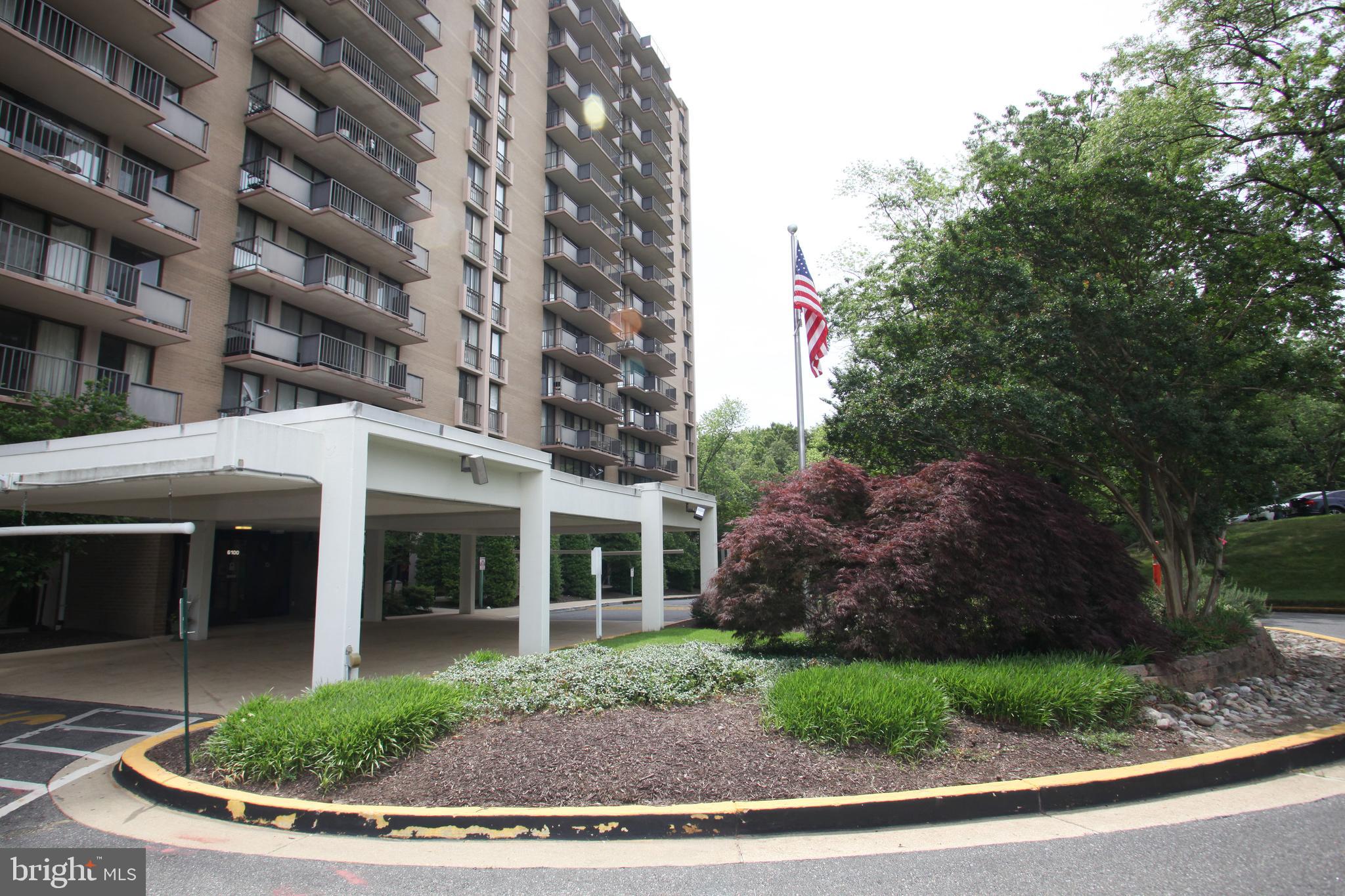TOWERS IN WESTCHESTER PARK - Residential