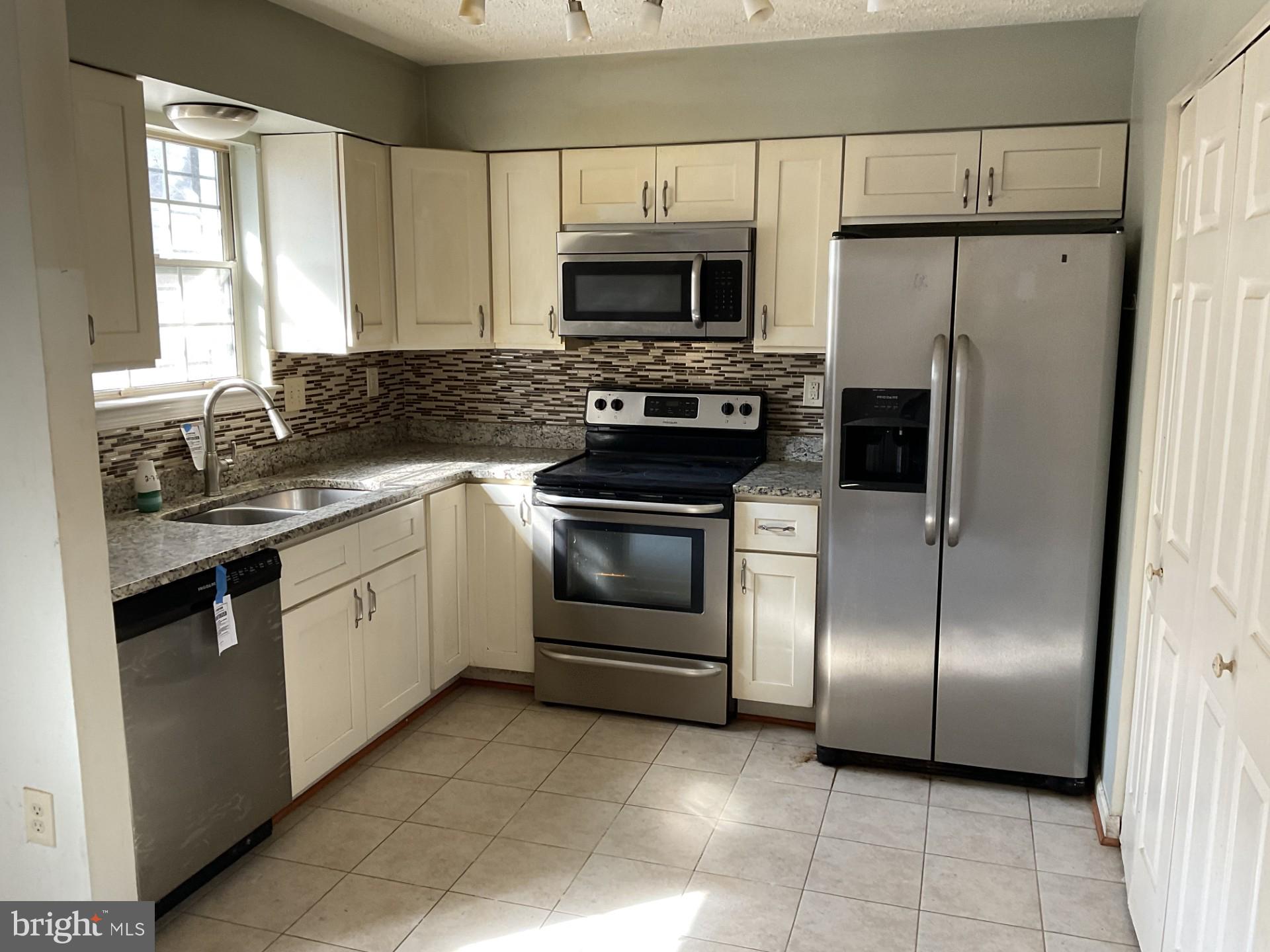 CAPITAL VIEW TOWNHOUSES - Residential