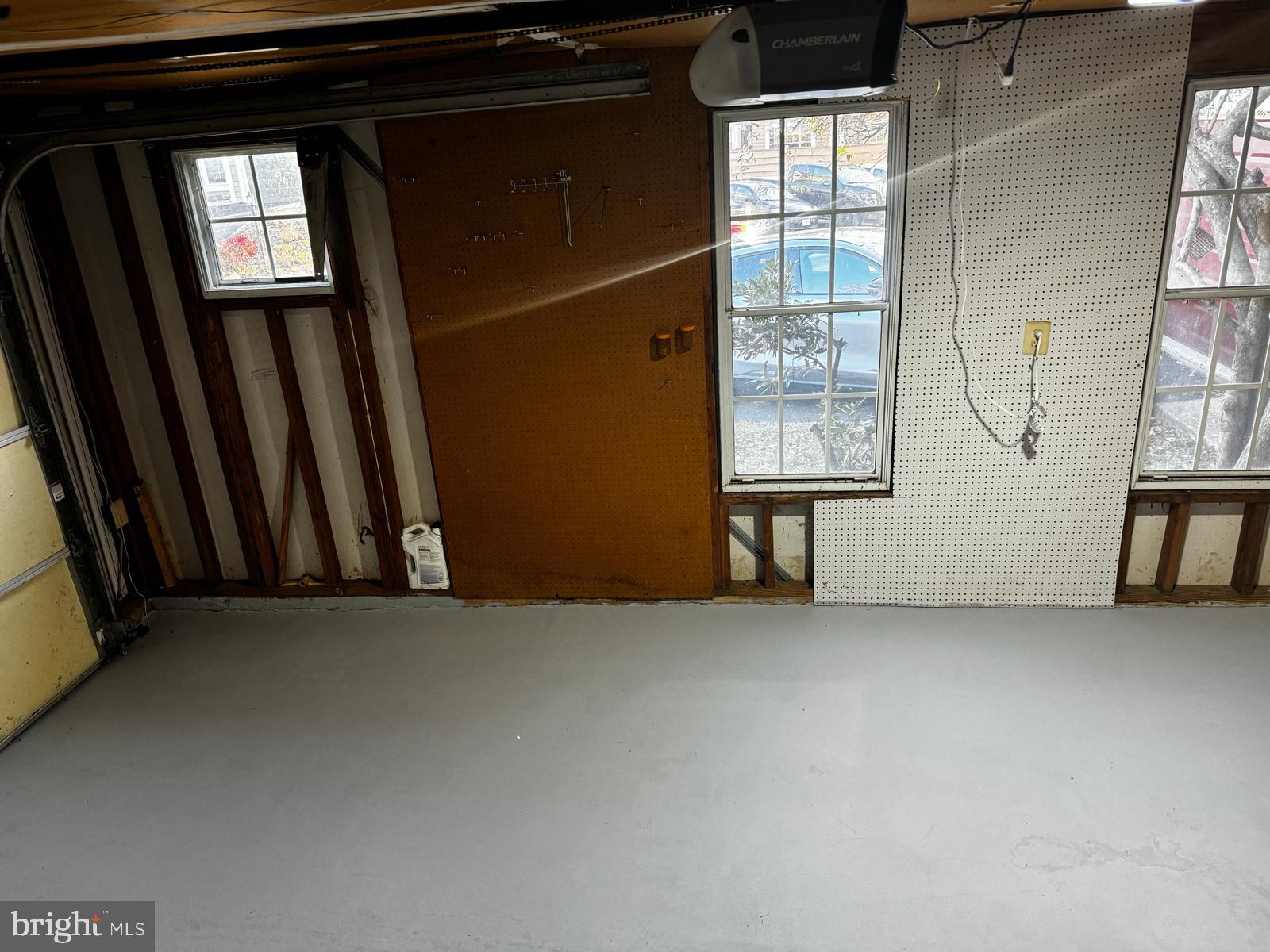 ASHBURN FARM - Residential Lease