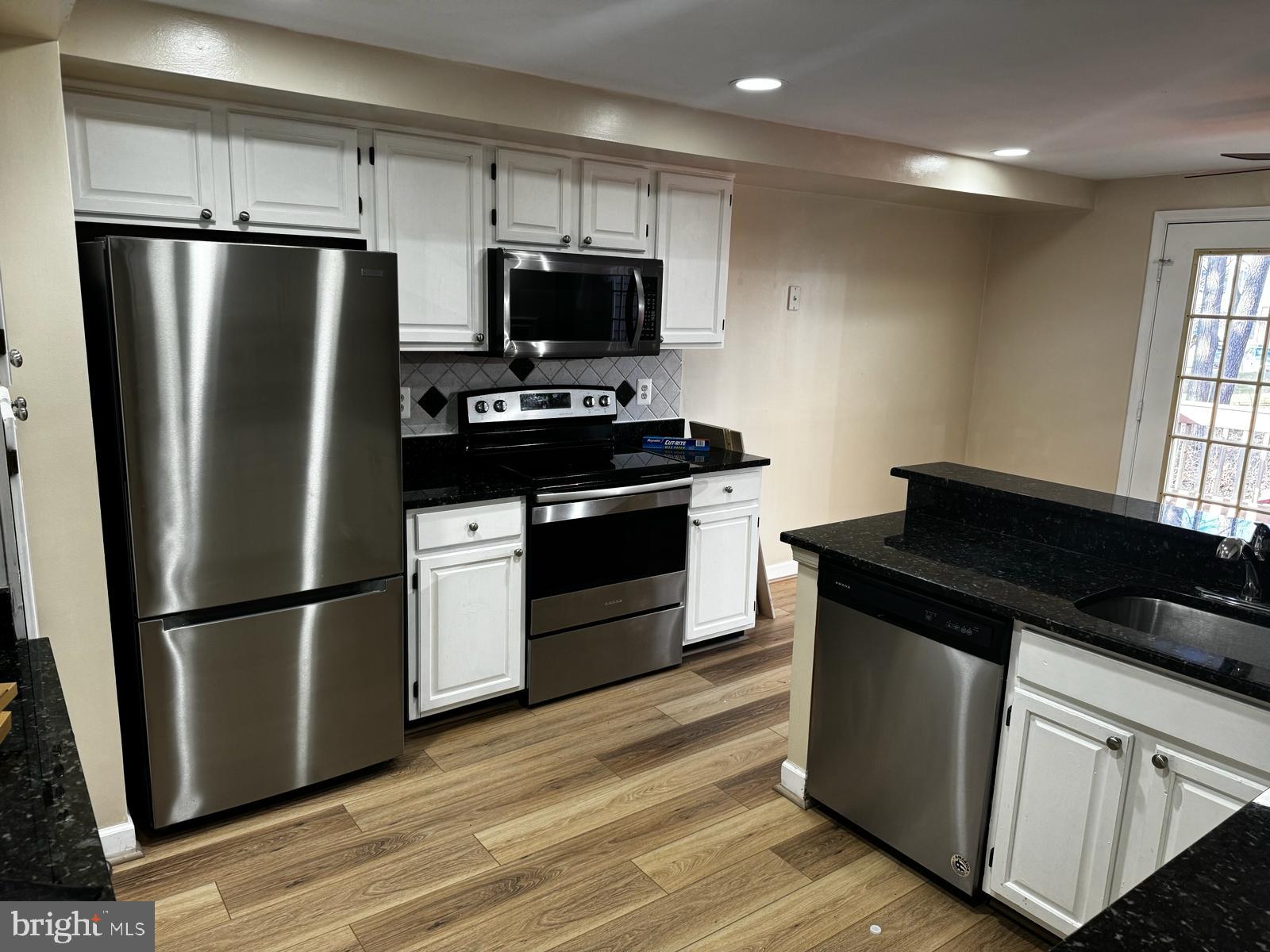 ASHBURN FARM - Residential Lease