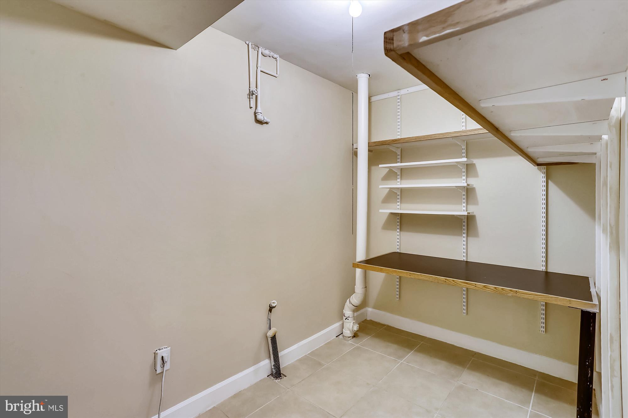 ASHBURN FARM - Residential Lease