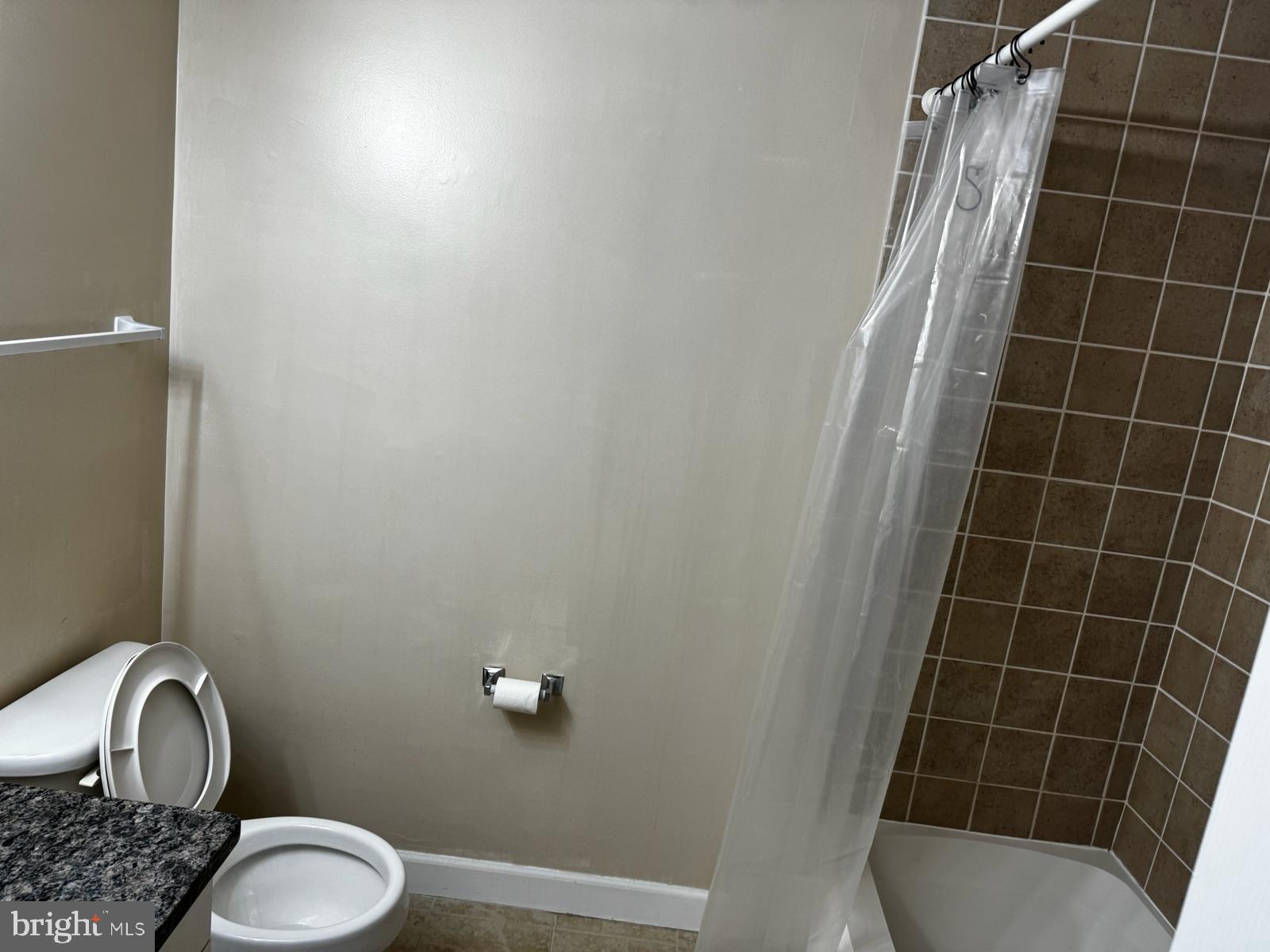 ASHBURN FARM - Residential Lease