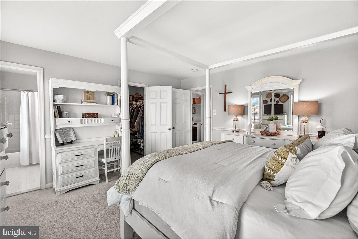 ROYAL OAKS - Residential